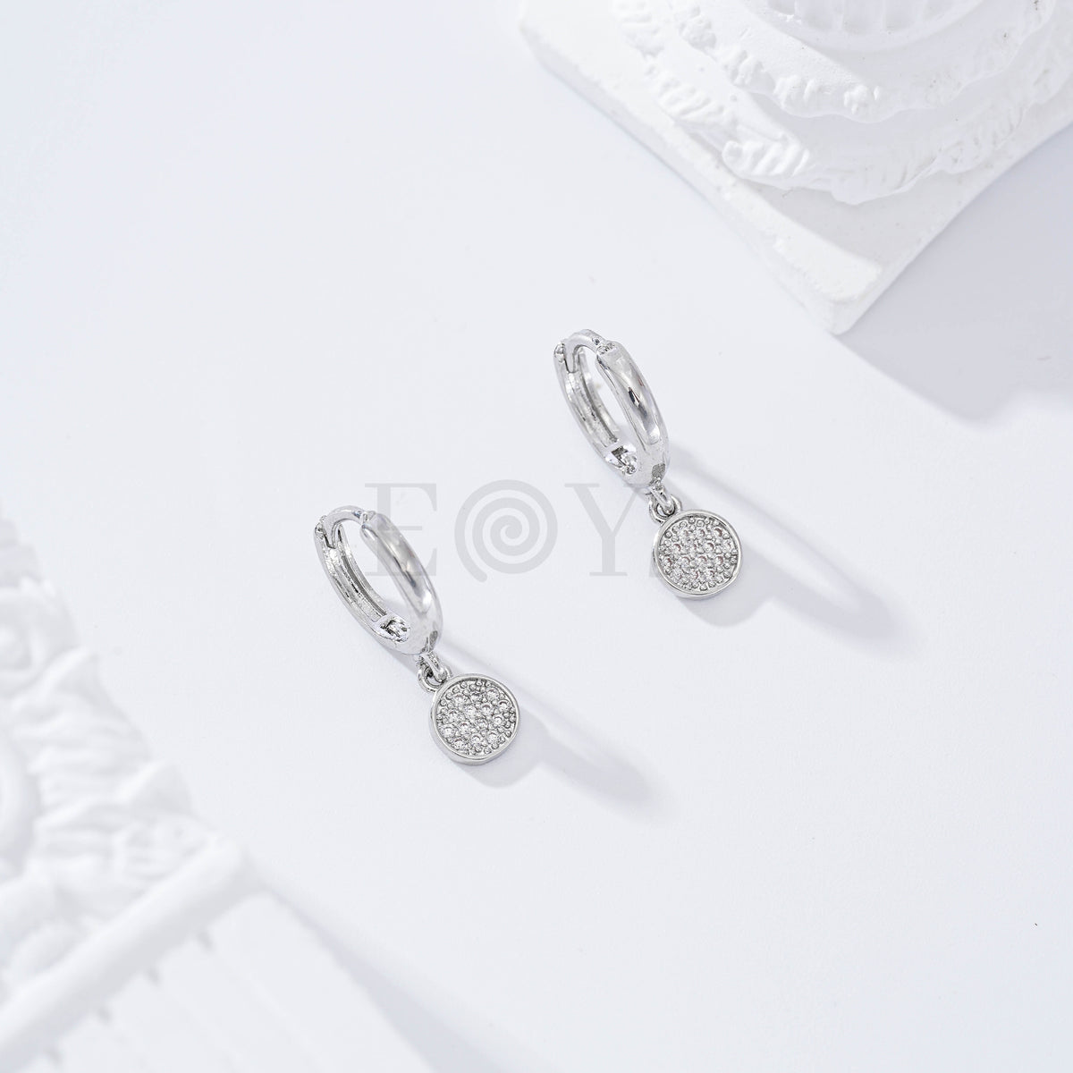 Pendientes de aro con chapa circonitas gold-filled