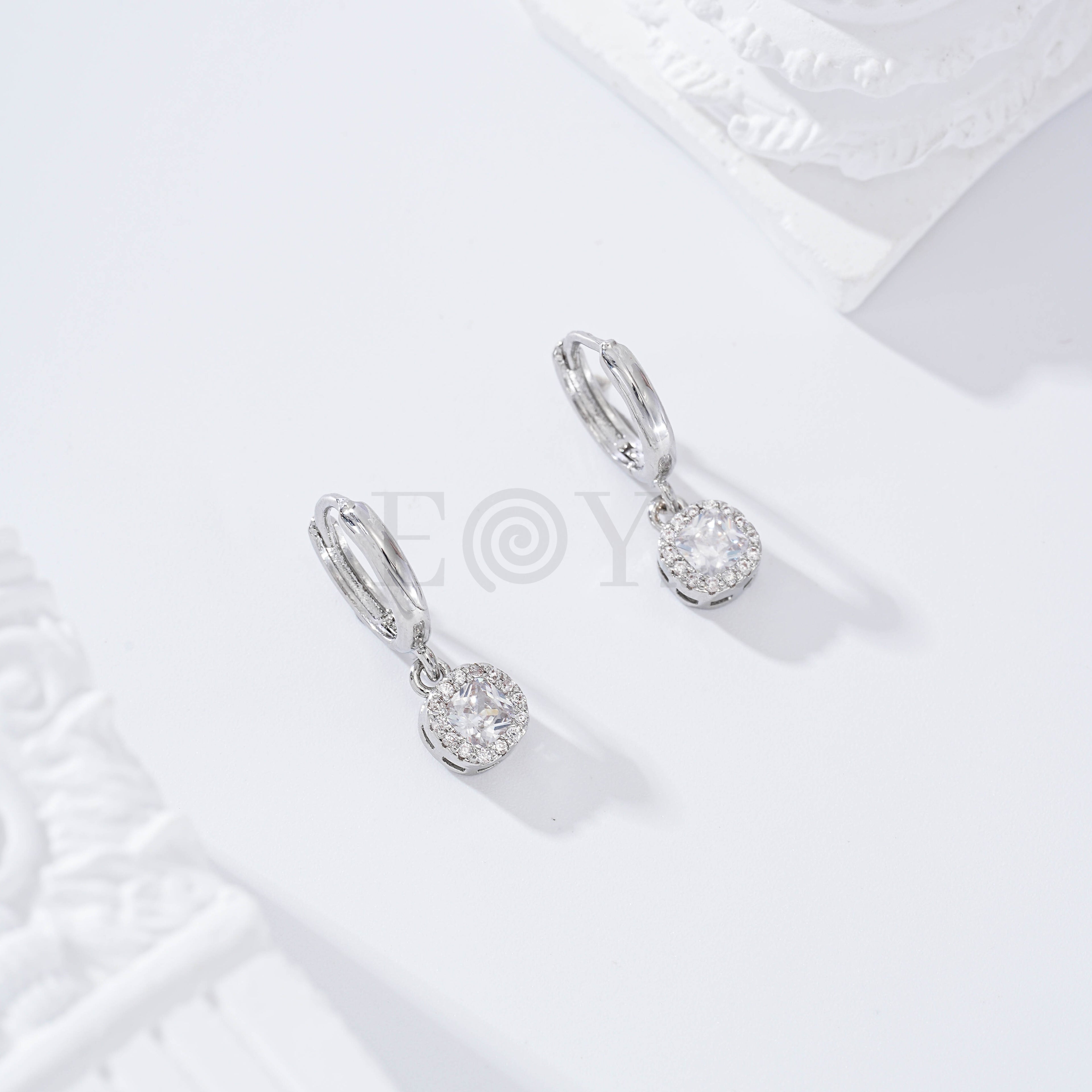 Pendientes de aro circonita redonda gold-filled