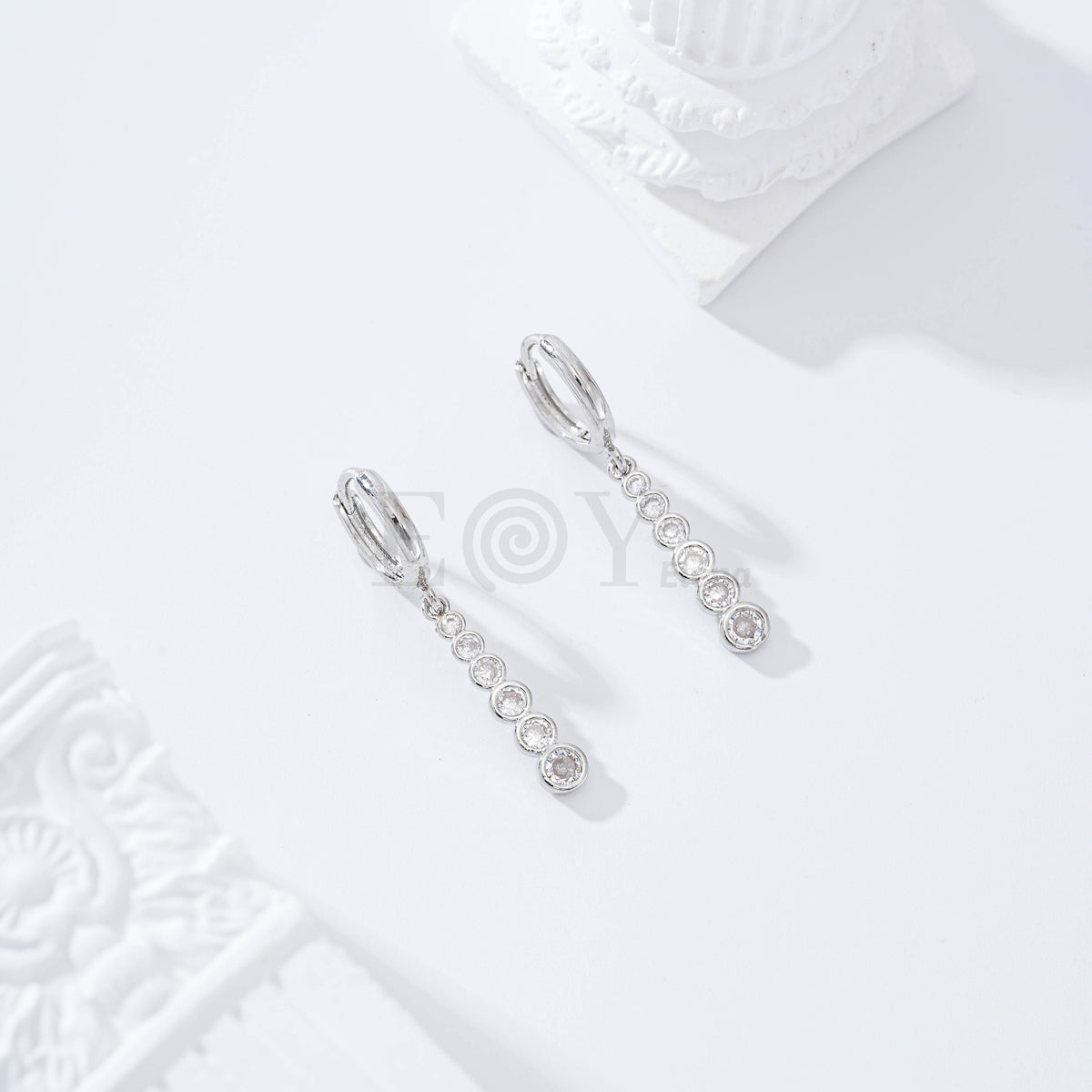 Pendientes de aro con palo circonitas gold-filled