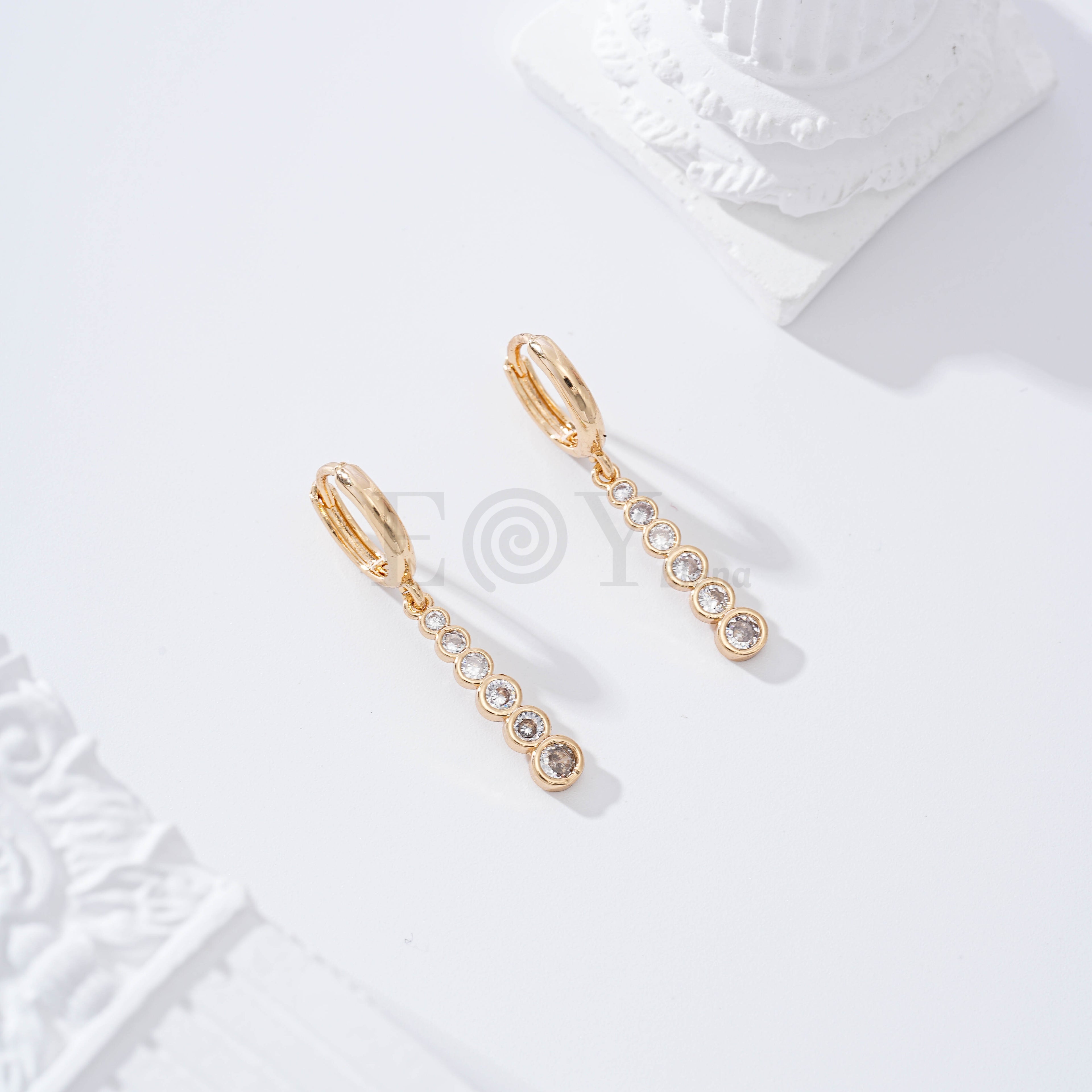 Pendientes de aro con palo circonitas gold-filled