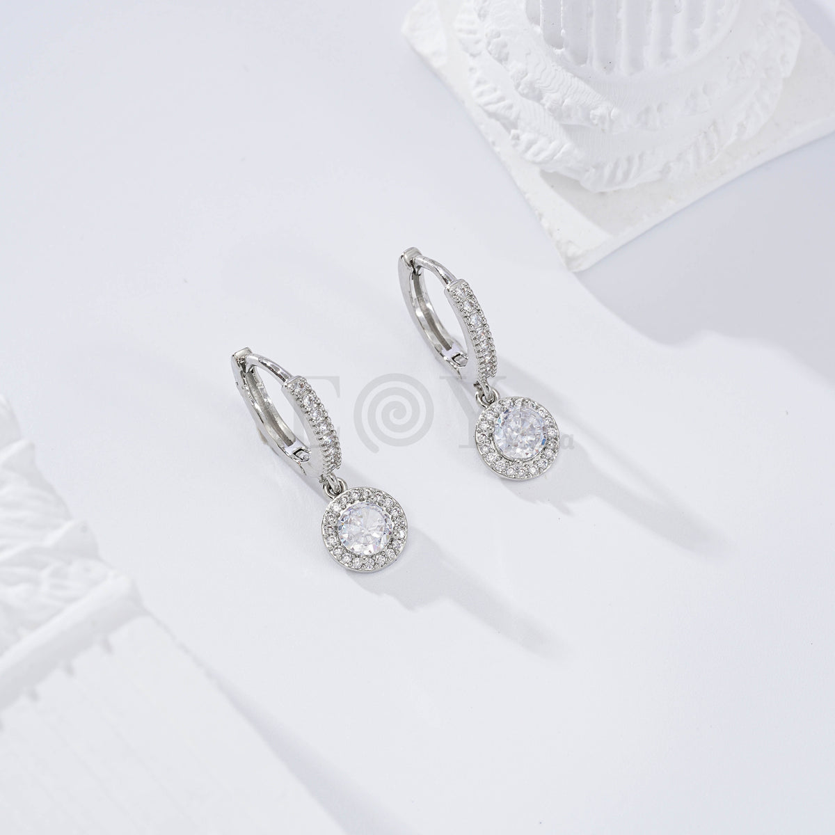 Pendientes de aro con circonita redonda gold-filled