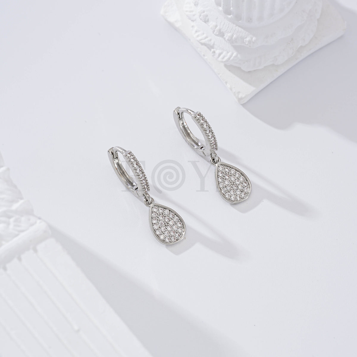 Pendientes de aro con lágrima circonitas gold-filled