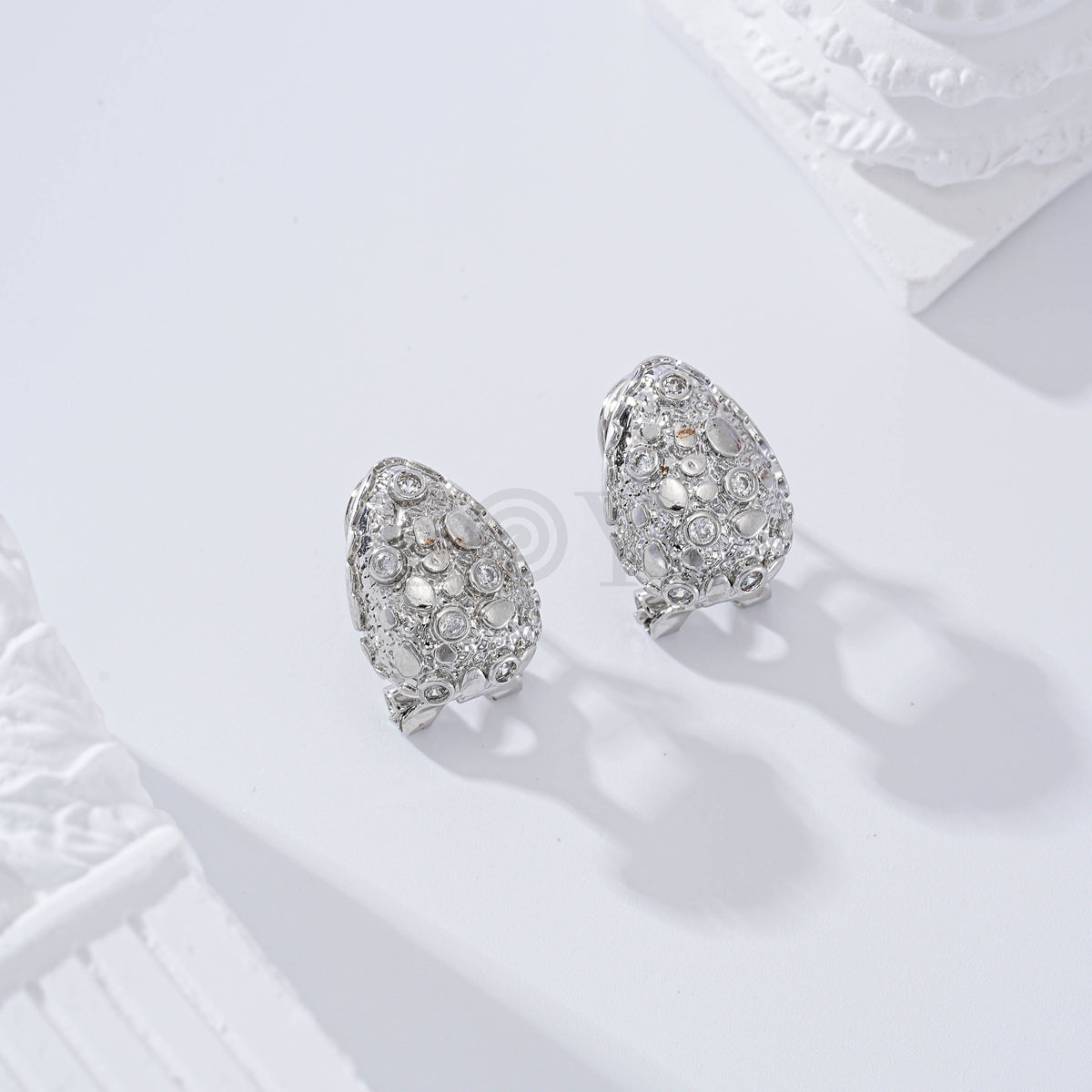 Pendientes con piedras cierre omega gold-filled