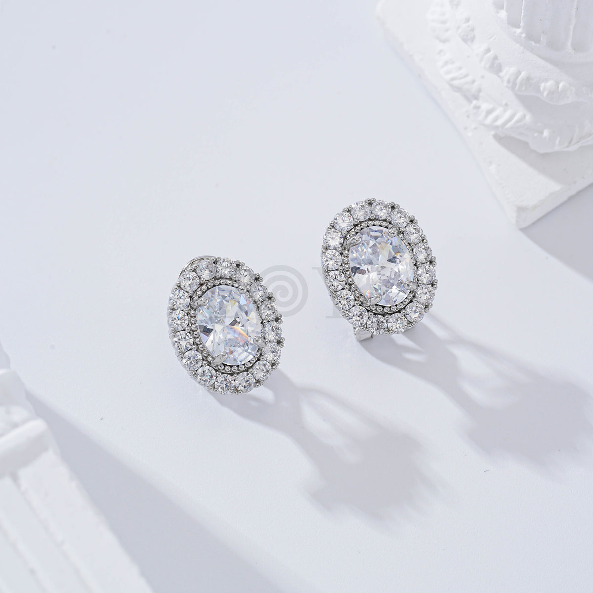 Pendientes piedra cierre omega gold-filled