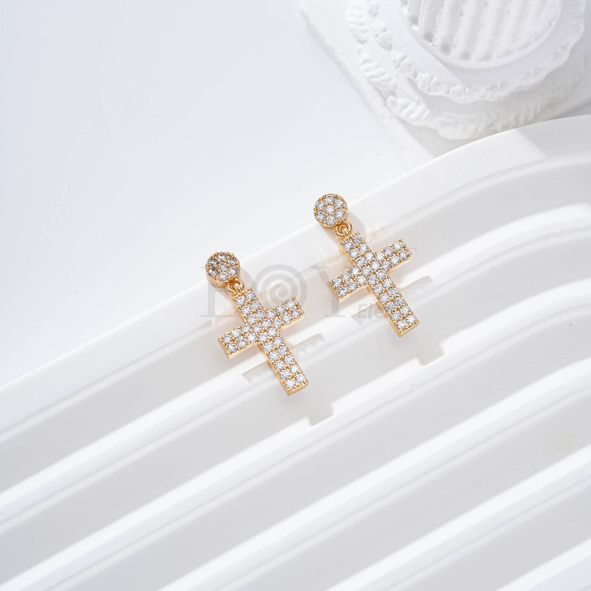Pendientes cruz circonitas gold-filled