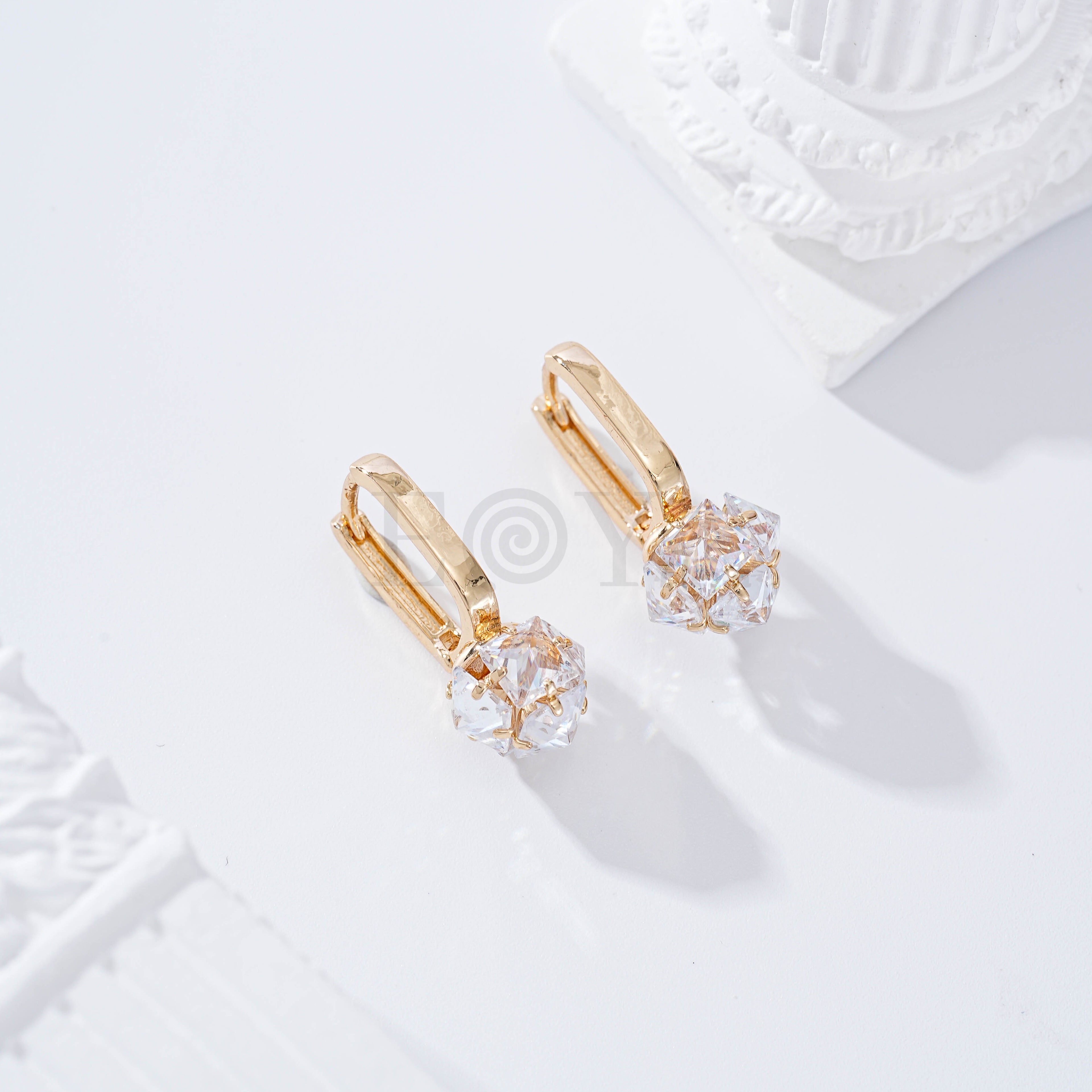 Aro con bola piedras gold-filled