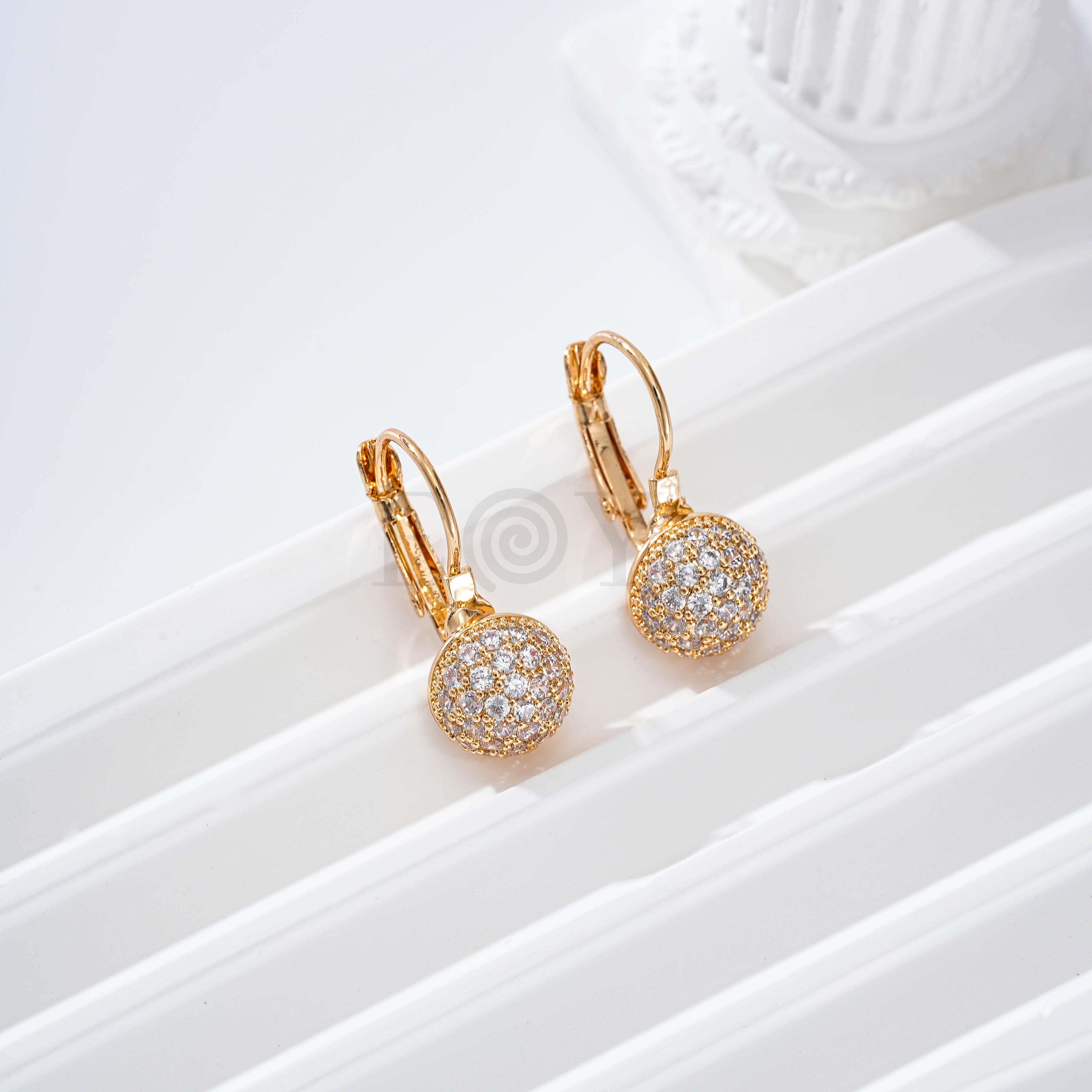 Aro con circonitas gold-filled