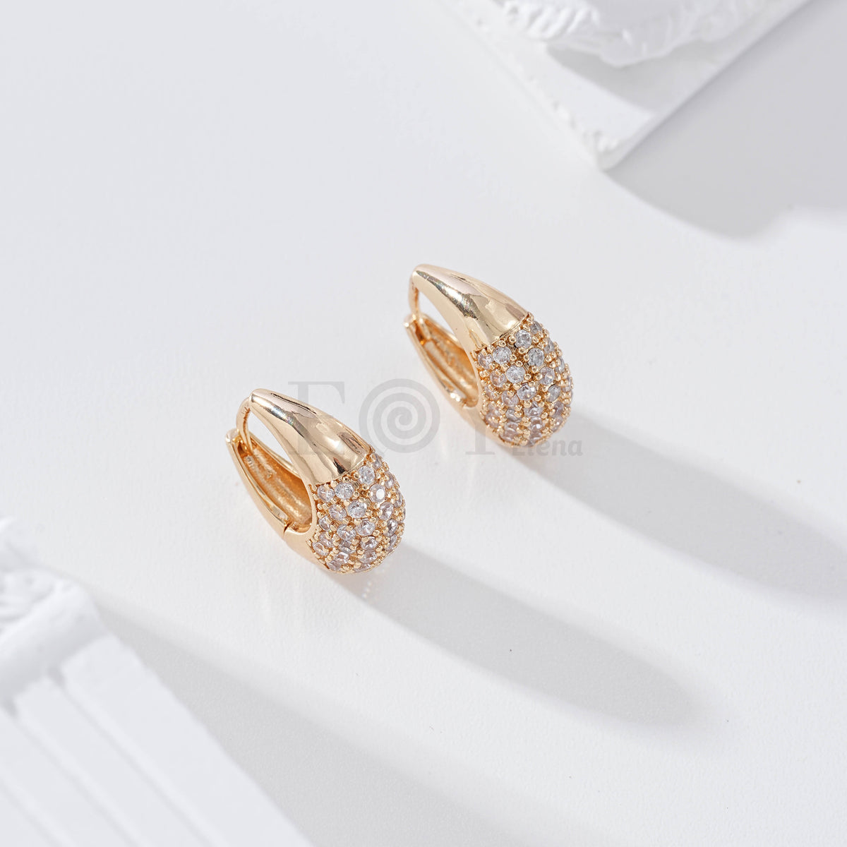 Aro grueso con circonitas gold-filled