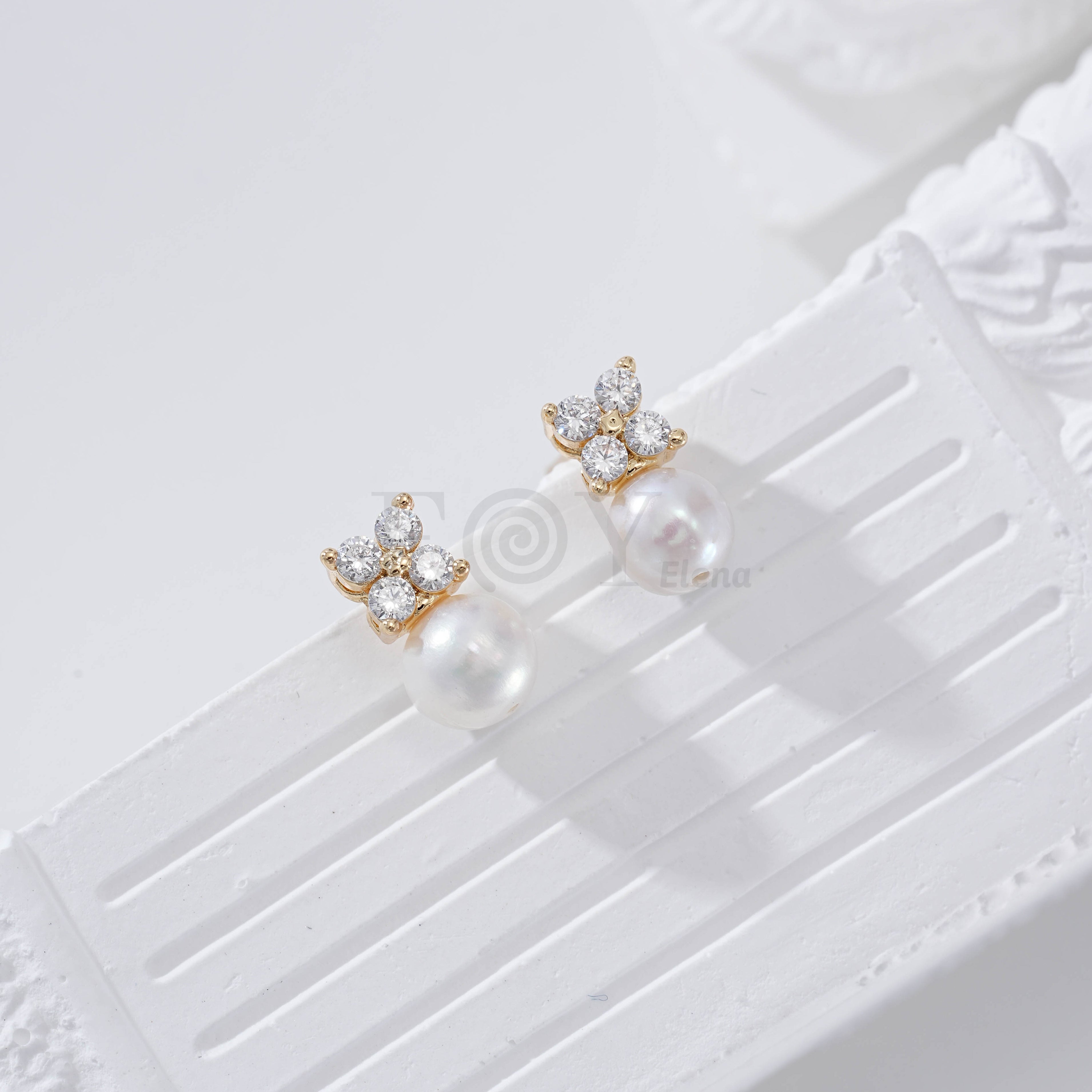Pendientes flor circonita y perla goldfield