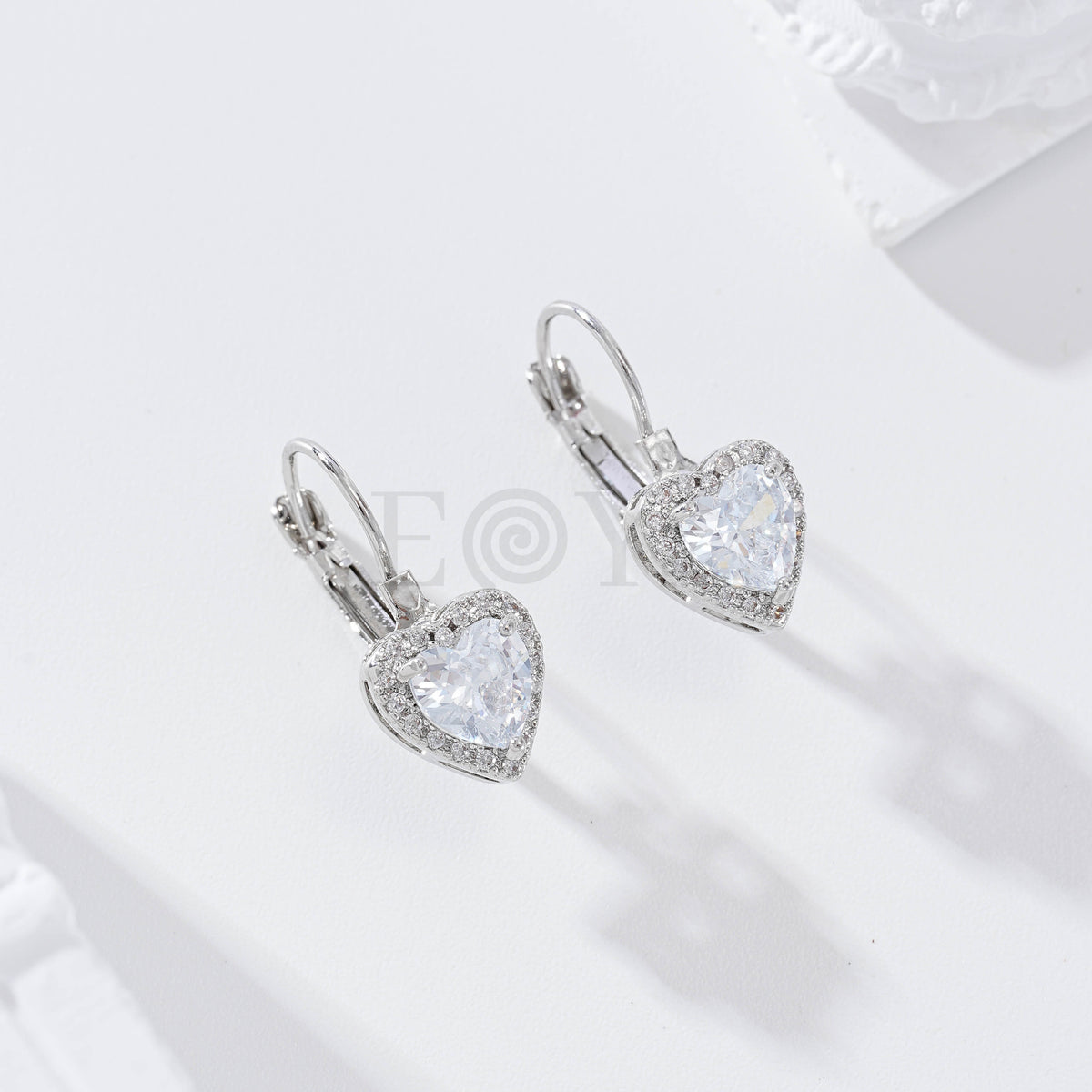 Hoop earring with cubic zirconia heart