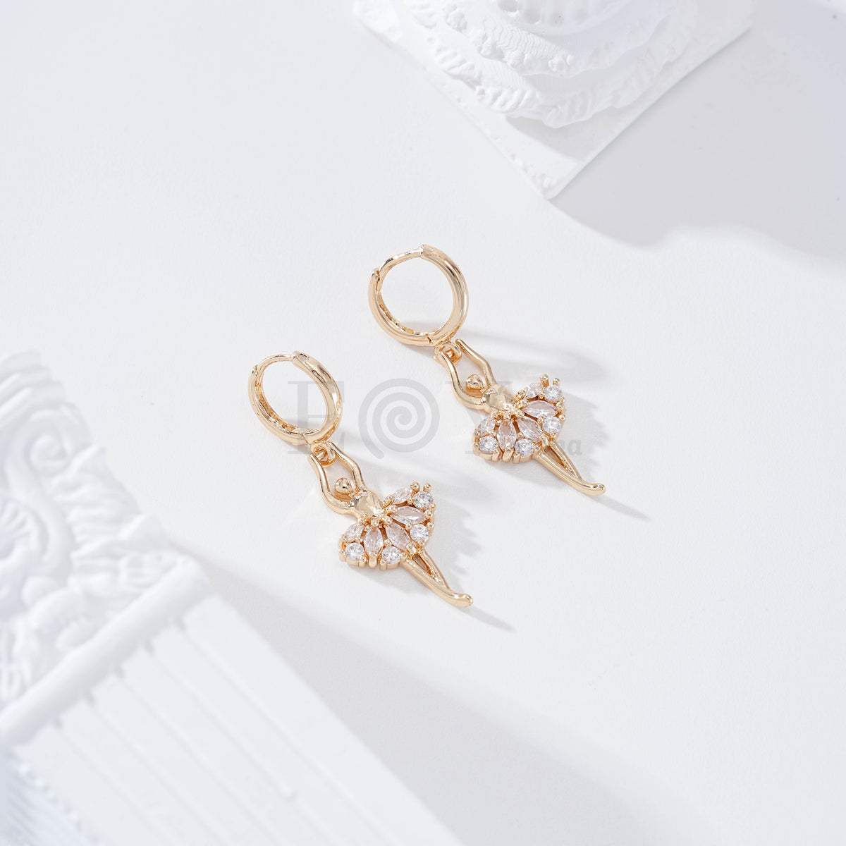 Pendientes de aro con bailarina gold-filled