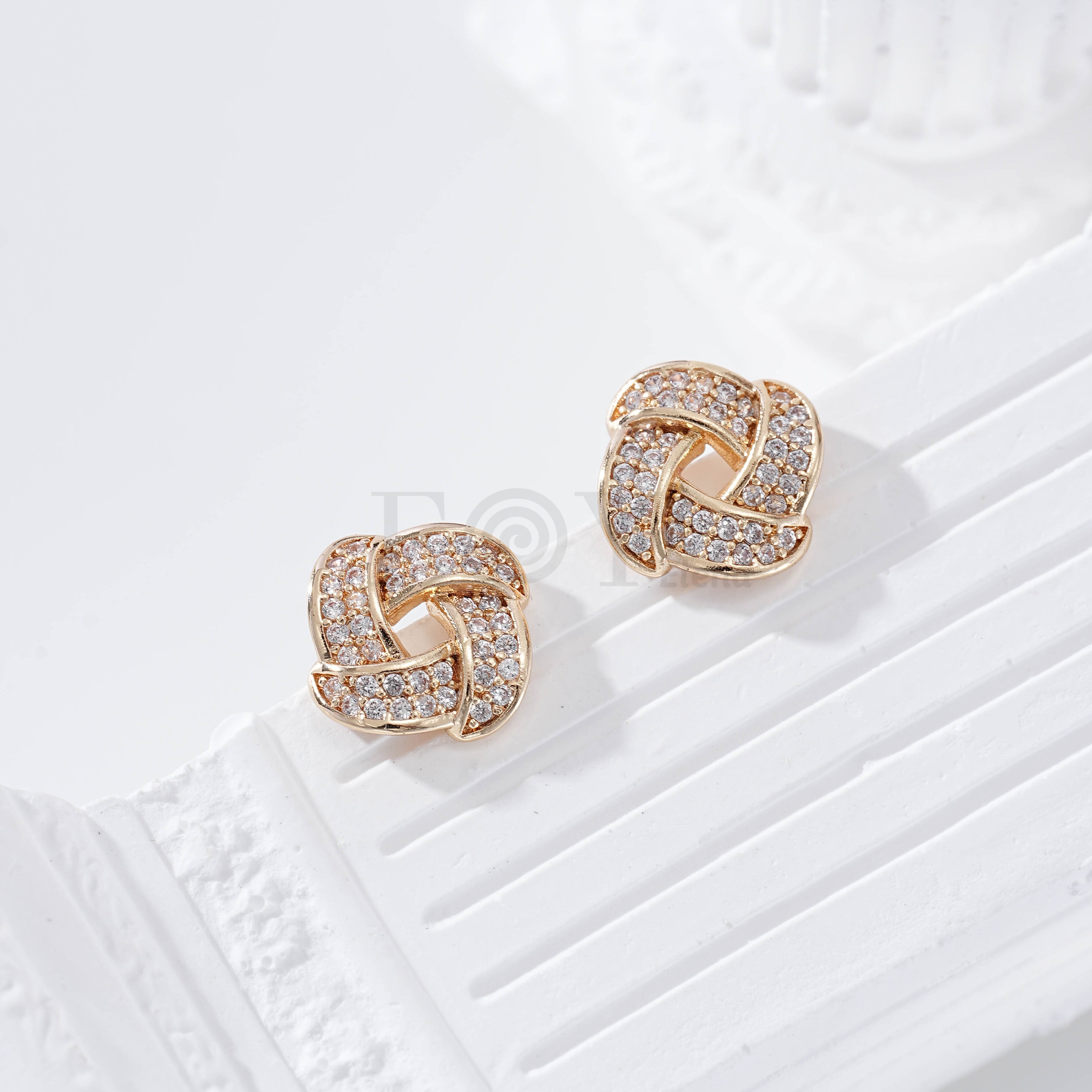 Knot gold-filled earring