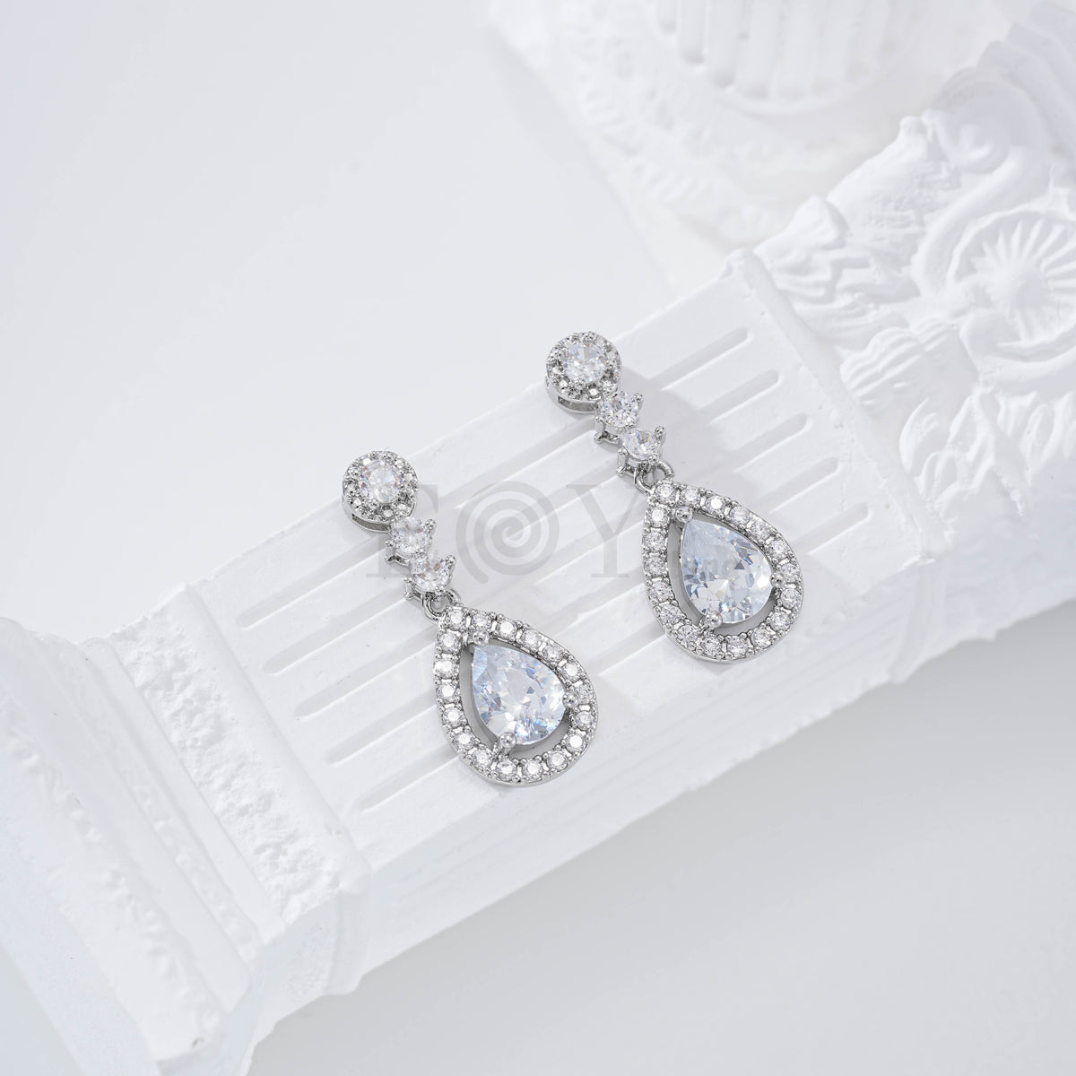 Pendientes con circonitas gold-filled