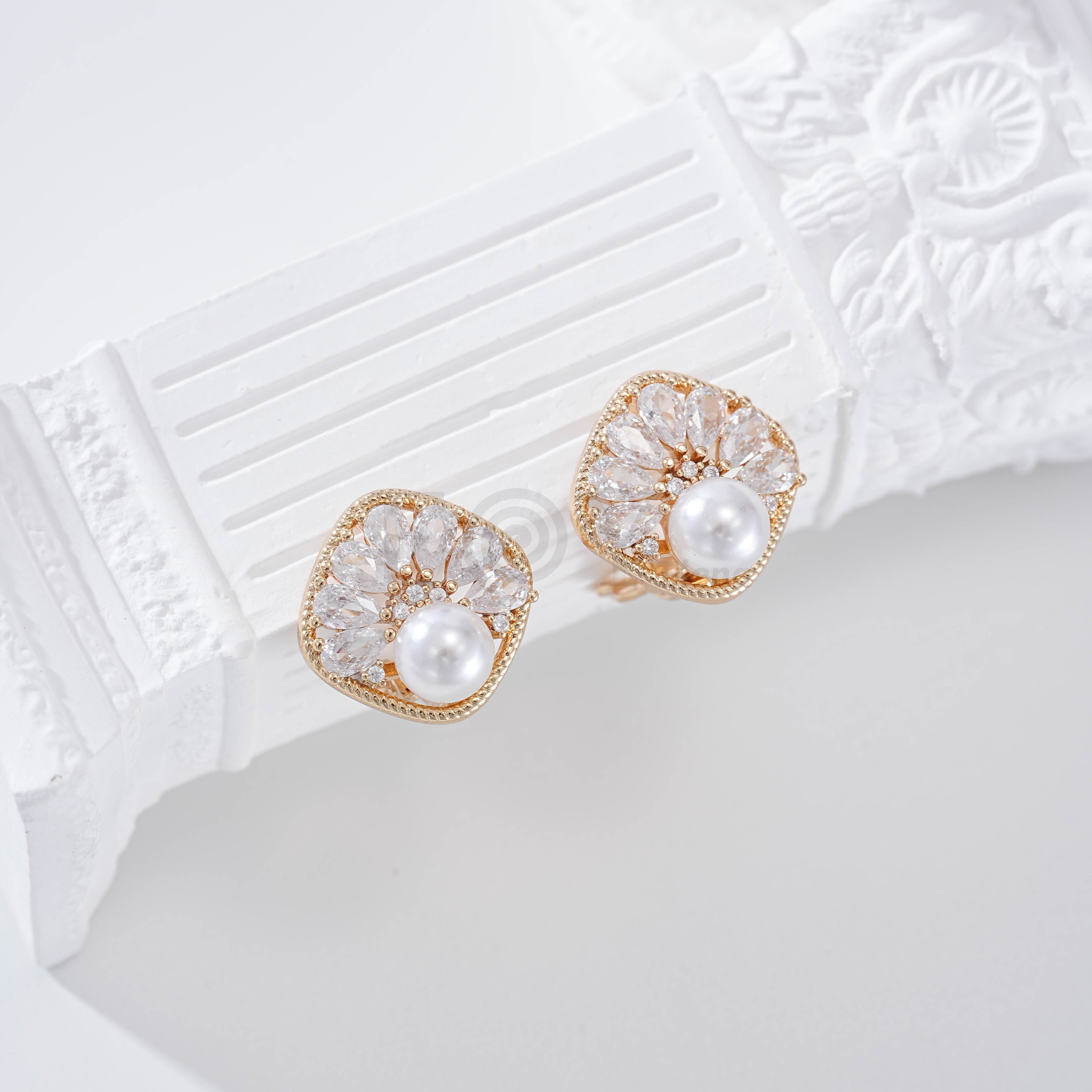 Pendientes con perla y circonitas pinza gold-filled