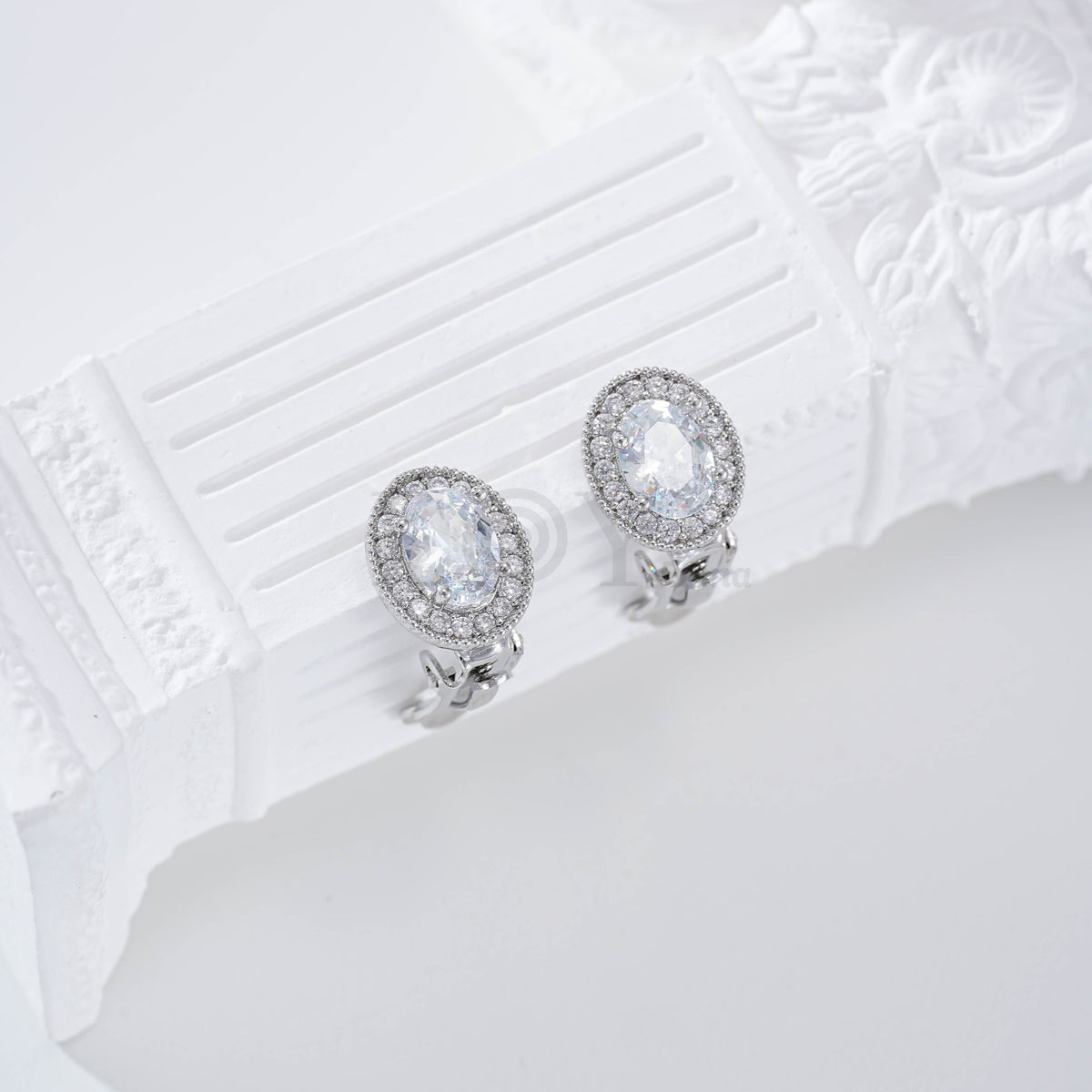 Pendientes ovalados circonita pinza gold-filled