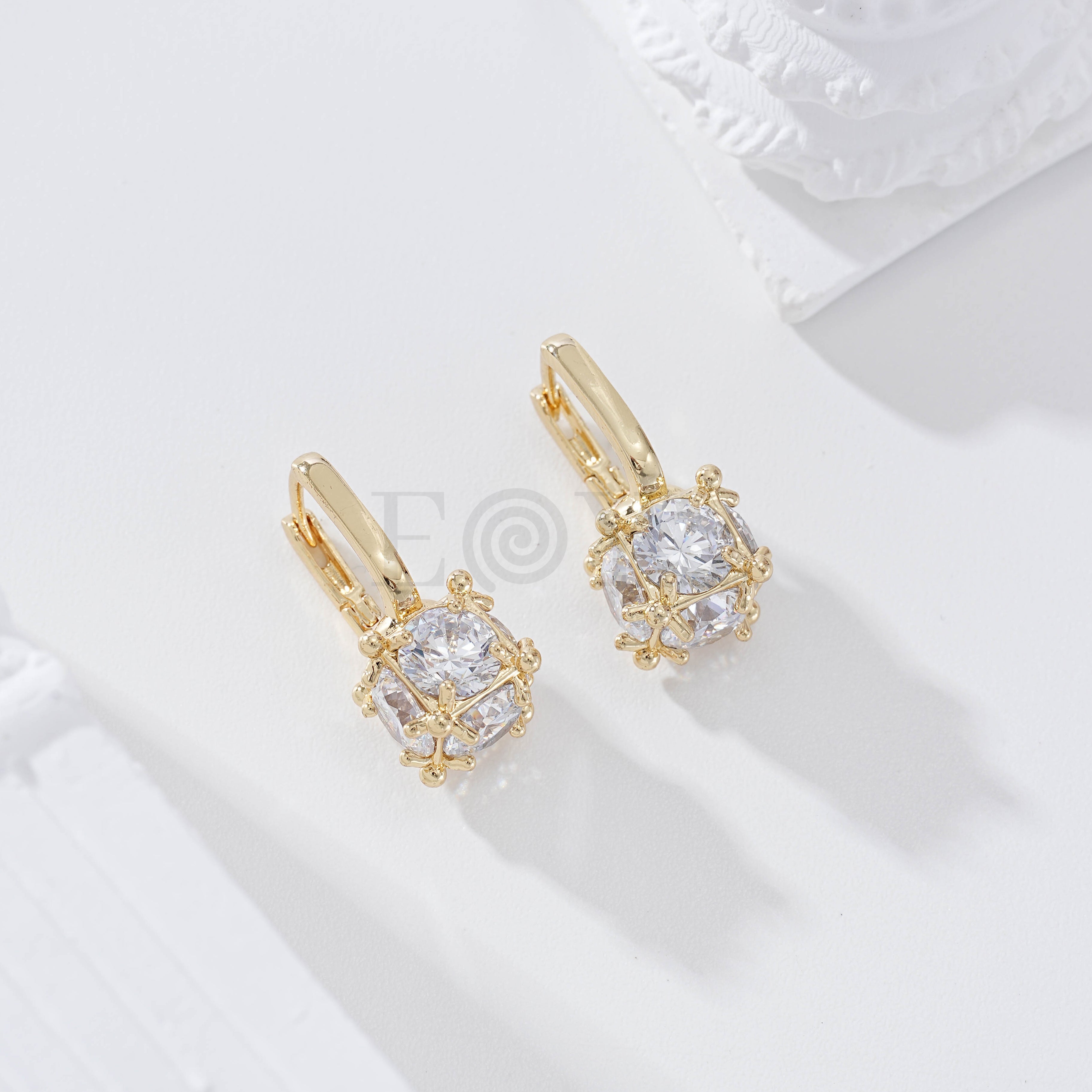 Pendientes de aro con circonita cubo goldfield