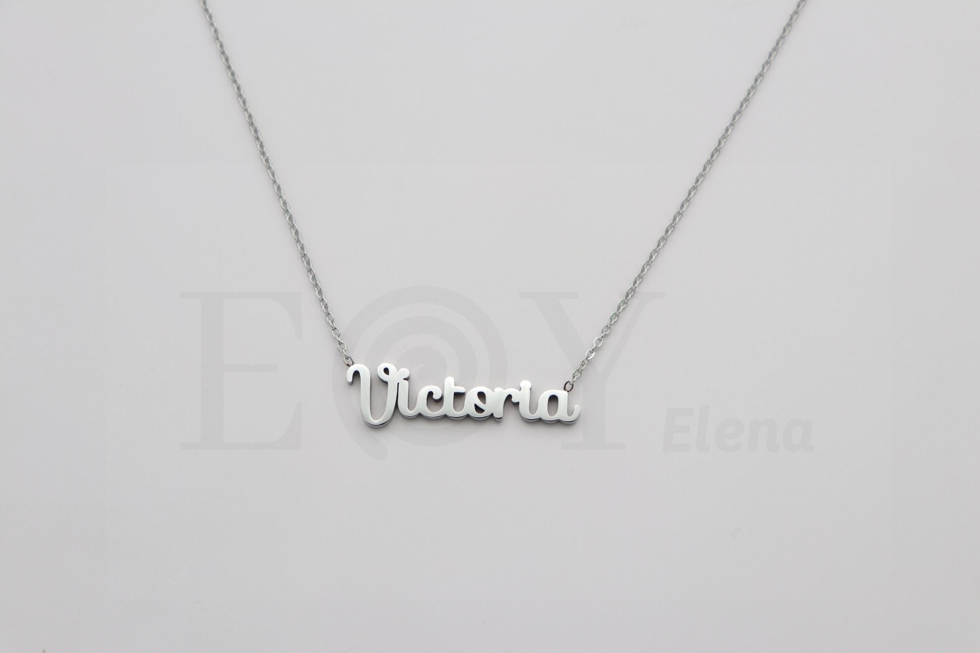 “Victoria”名字项链