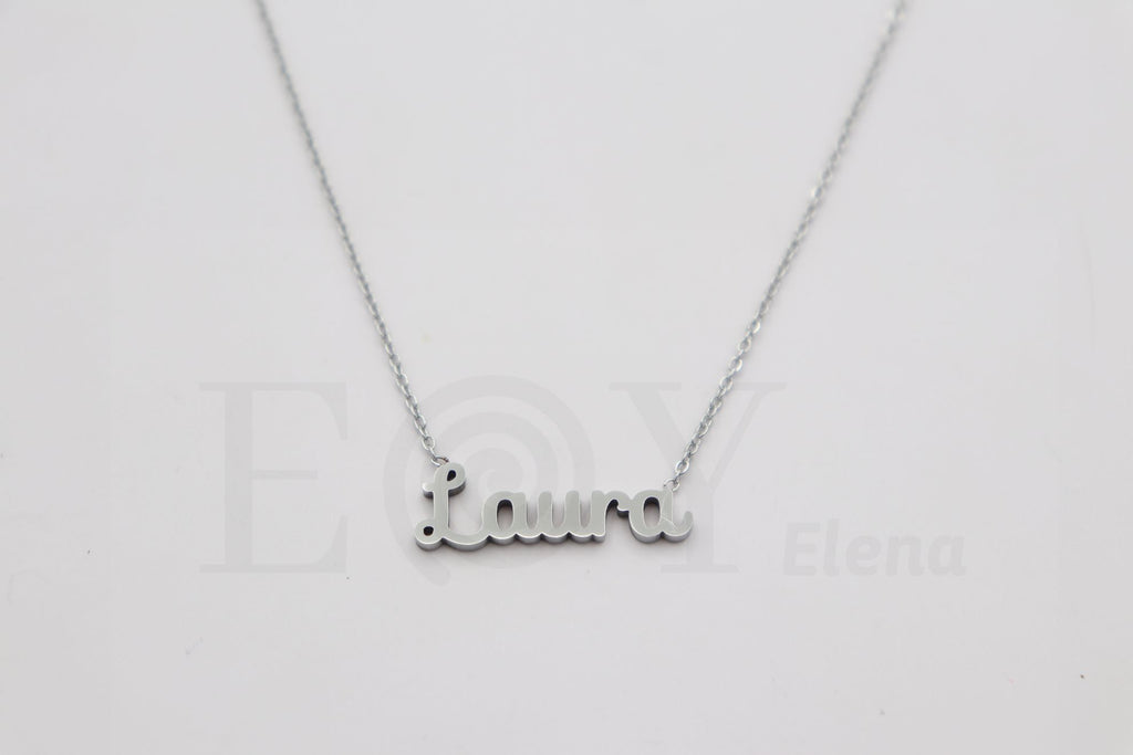 Collar de nombre "Laura"
