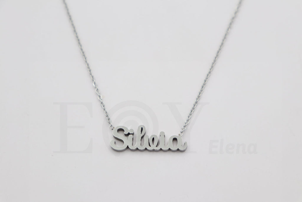 Collar de nombre "Silvia"
