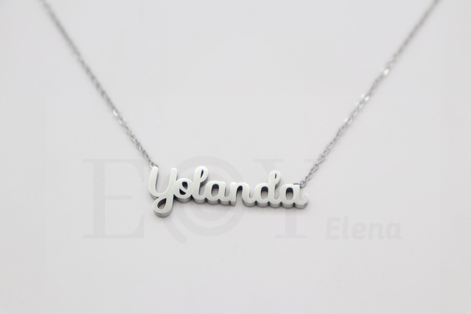 Collar de nombre "Yolanda"