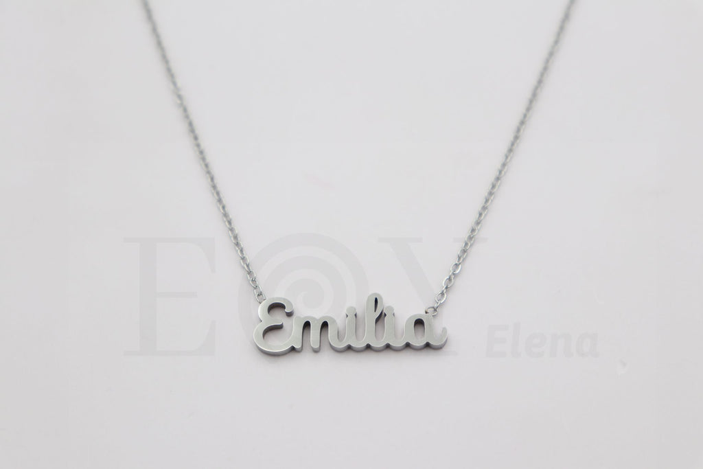 Collar de nombre "Emilia"