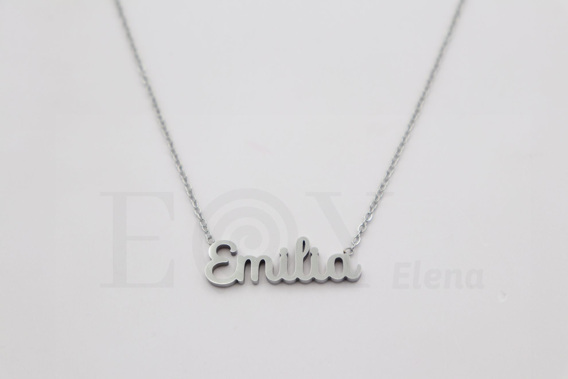 Collar de nombre "Emilia"