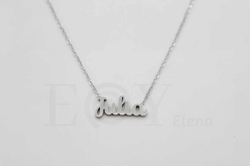 Collar de nombre "Julia"