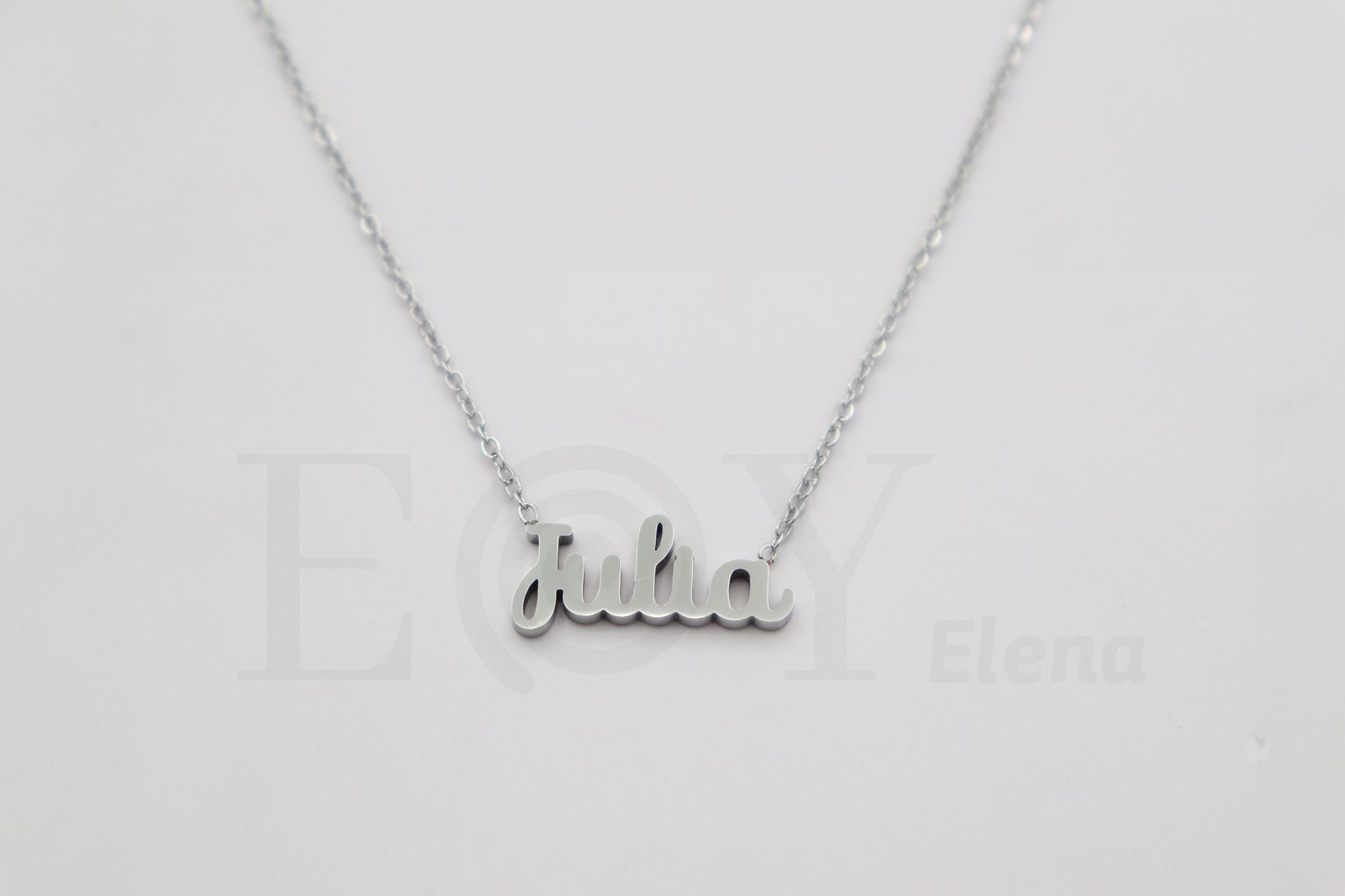 Collar de nombre "Julia"