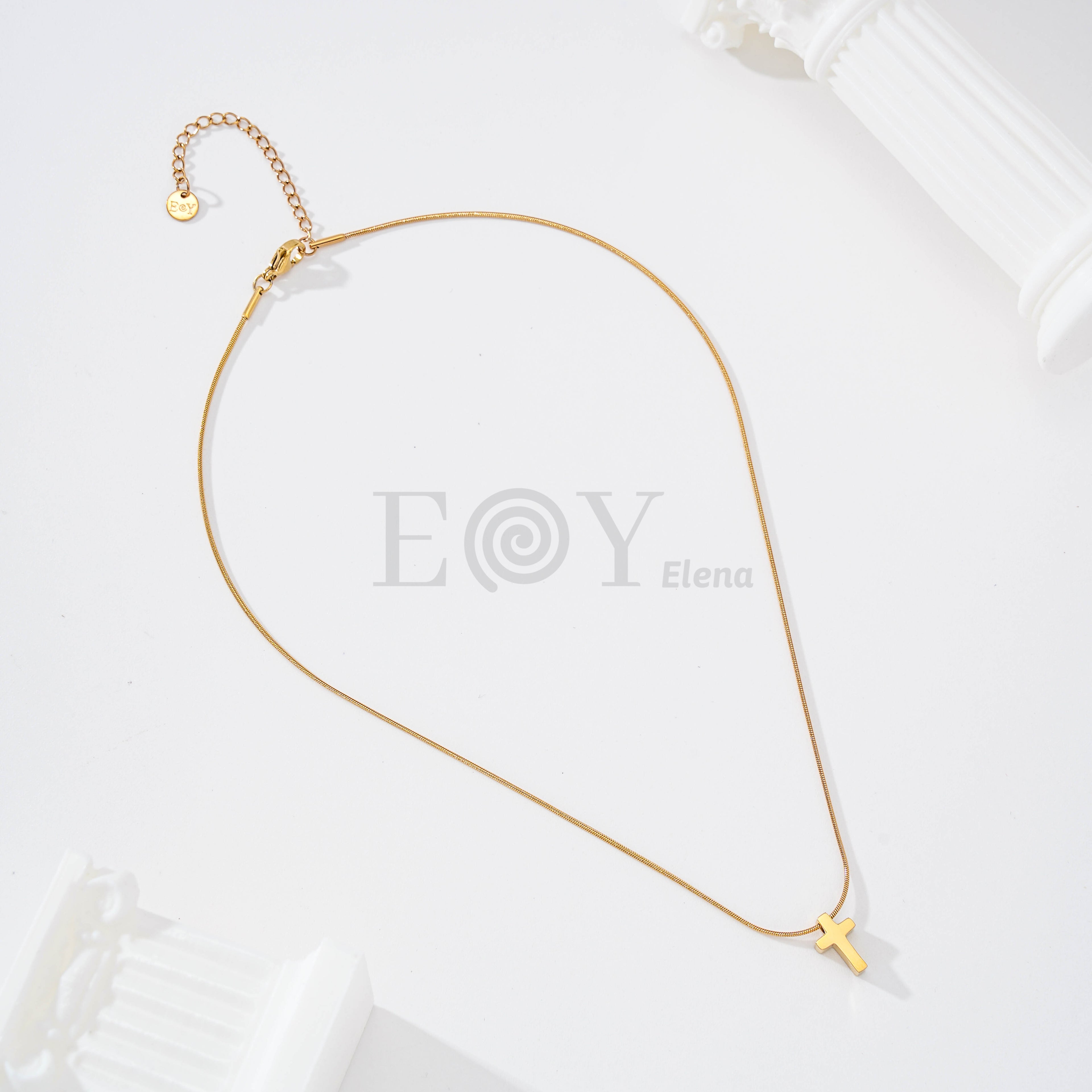 Collar Cruz Minimalista