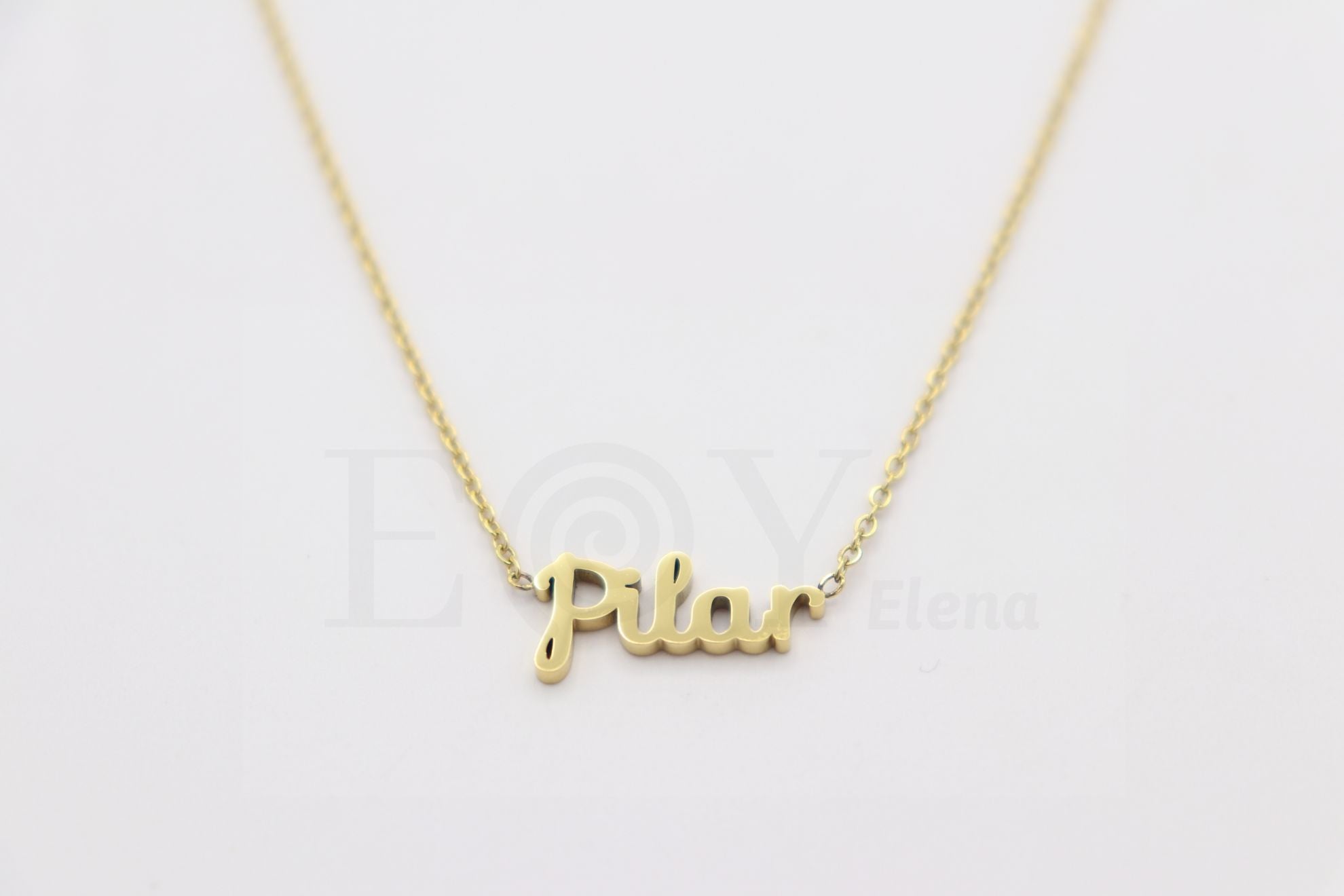 Collar de nombre "Pilar"