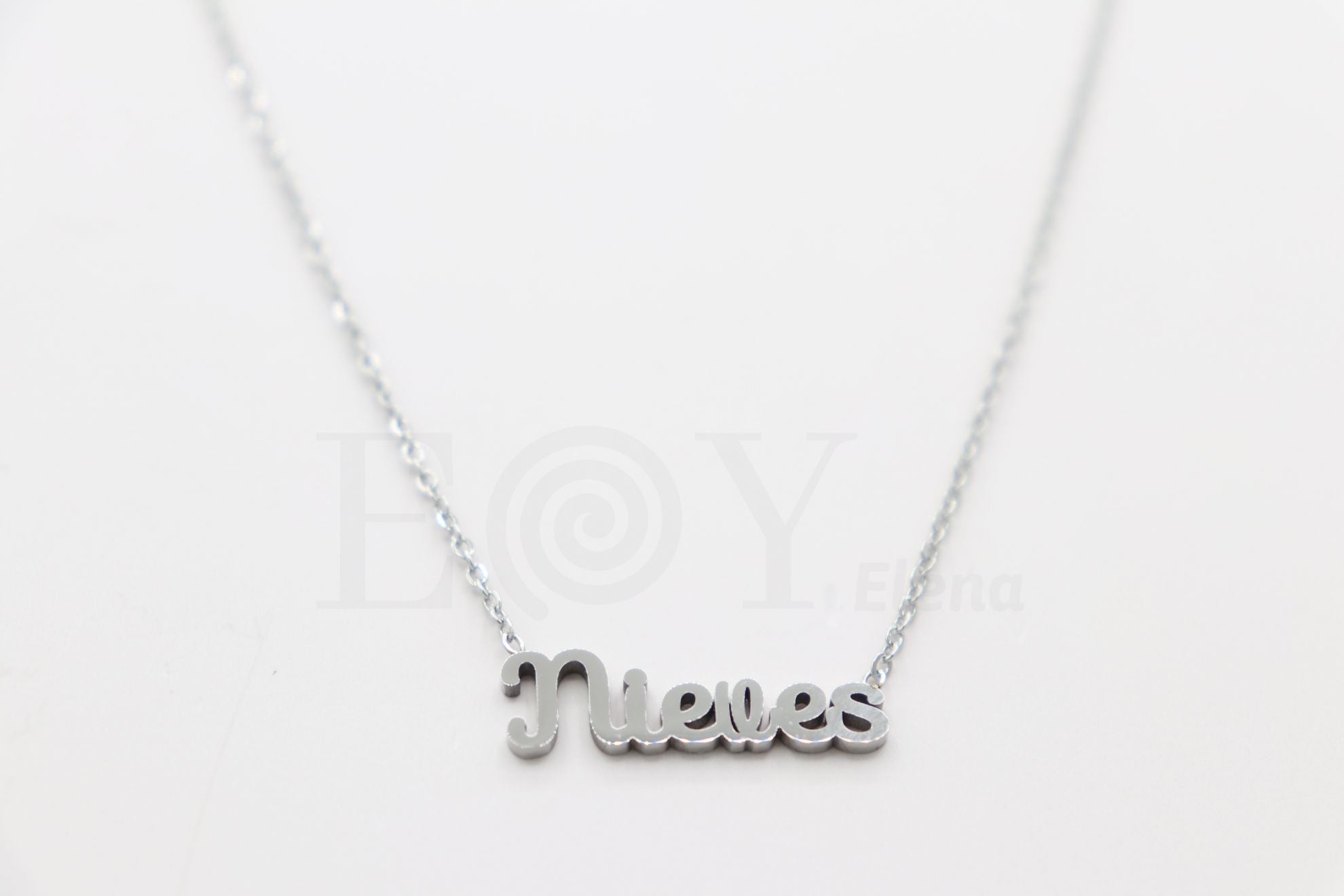 Collar de nombre "Nieves"