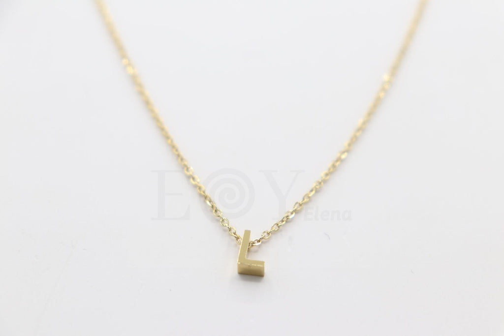 Collar de letra "L"