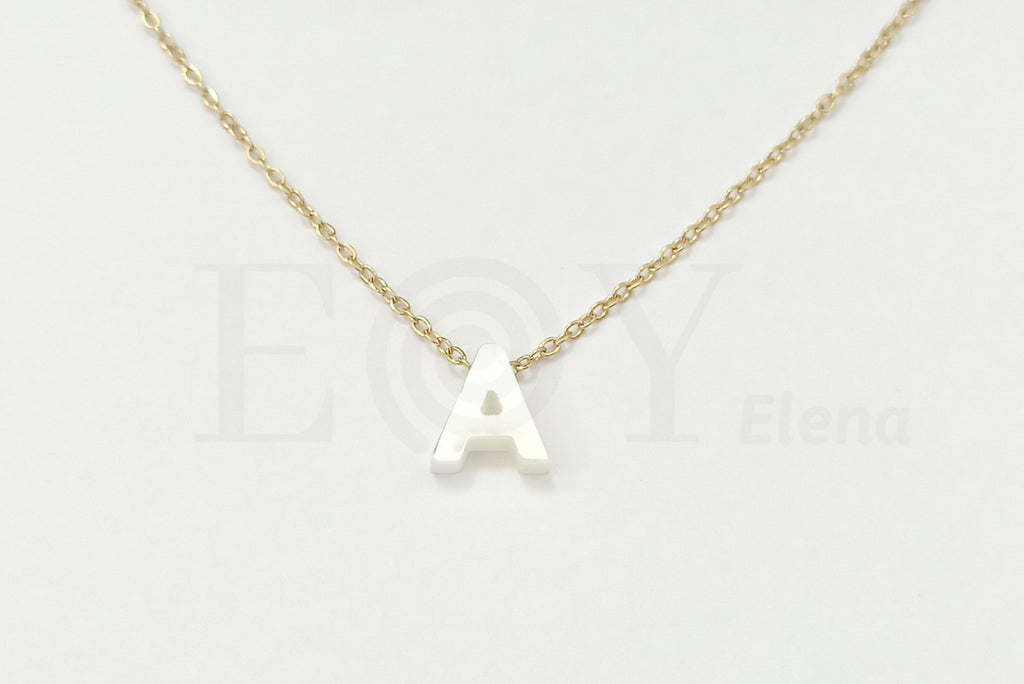 Collar de nácar letra "A"