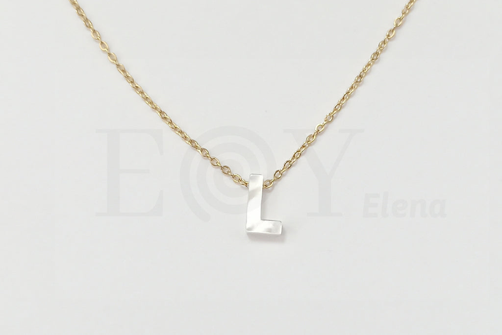 Collar de nácar letra "L"