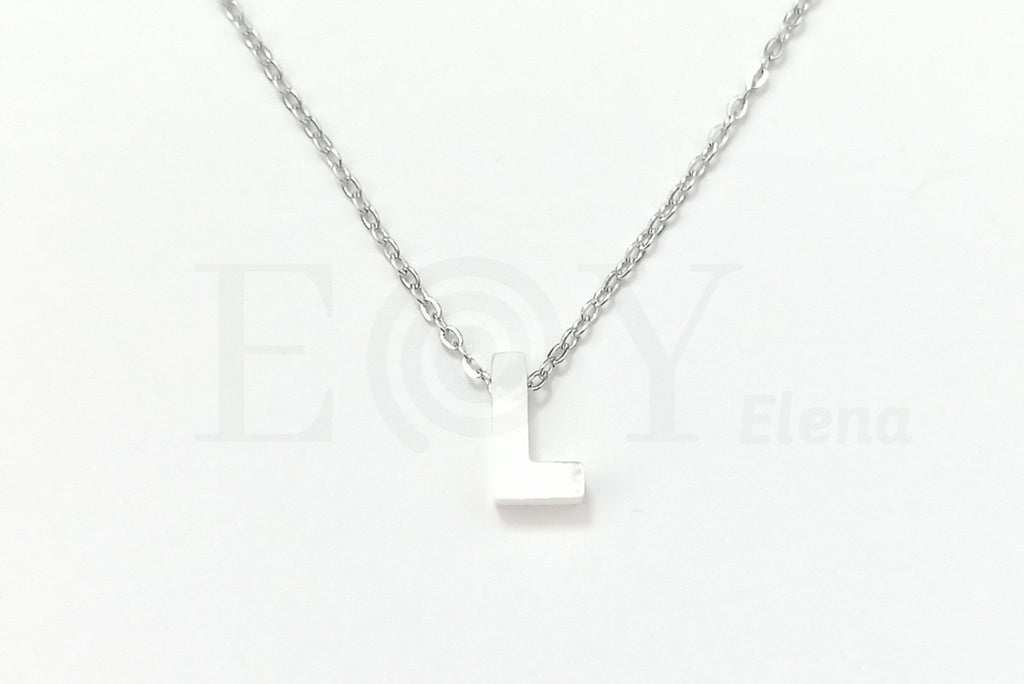 Collar de nácar letra "L"