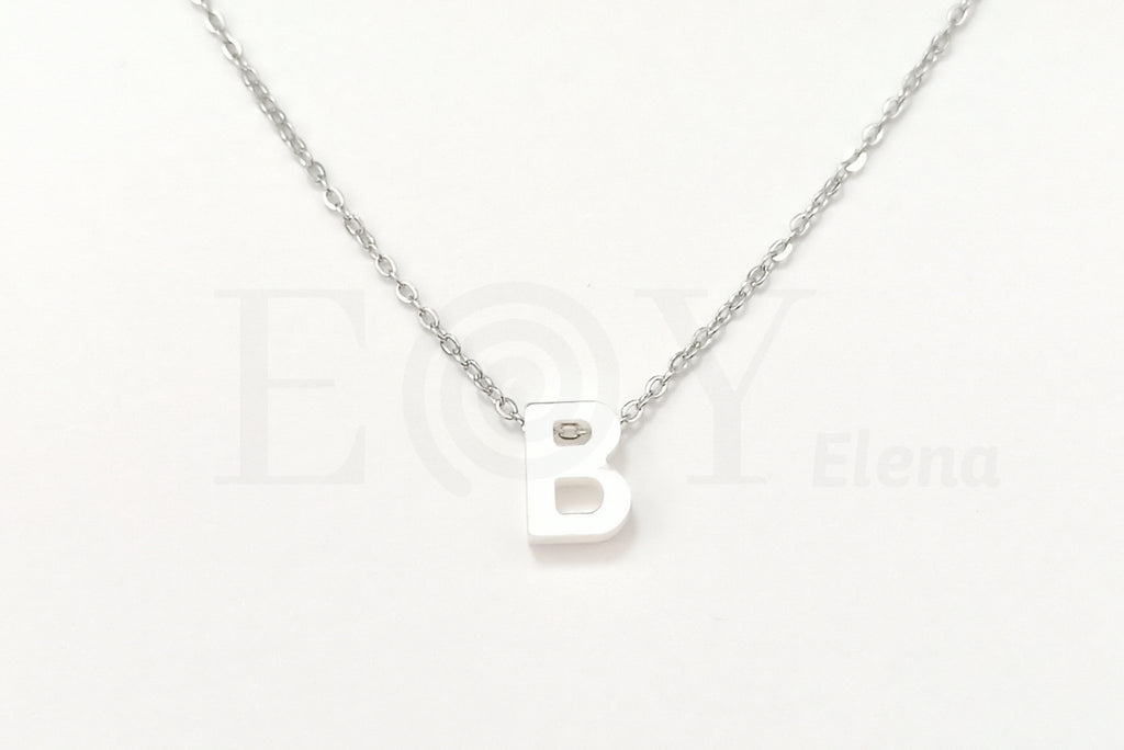 Collar de nácar letra "B"