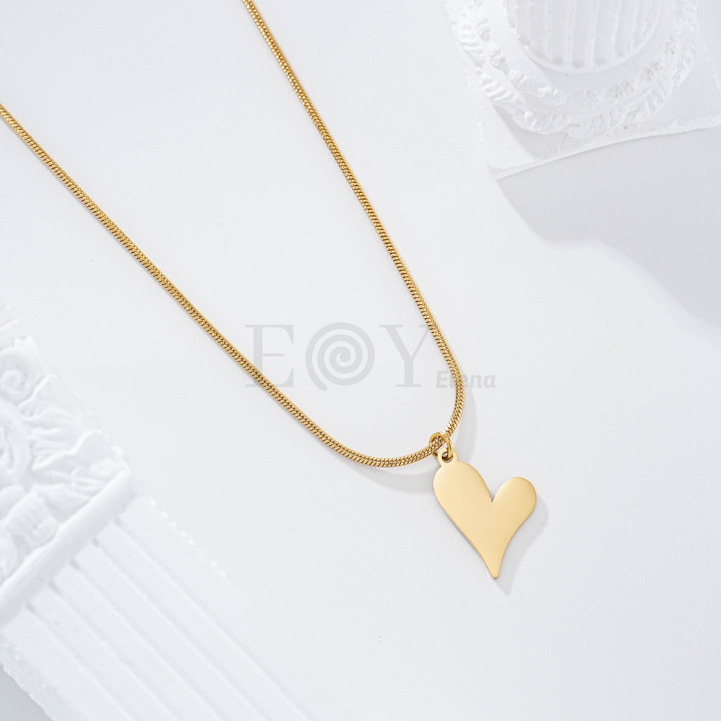Collar con corazón acero
