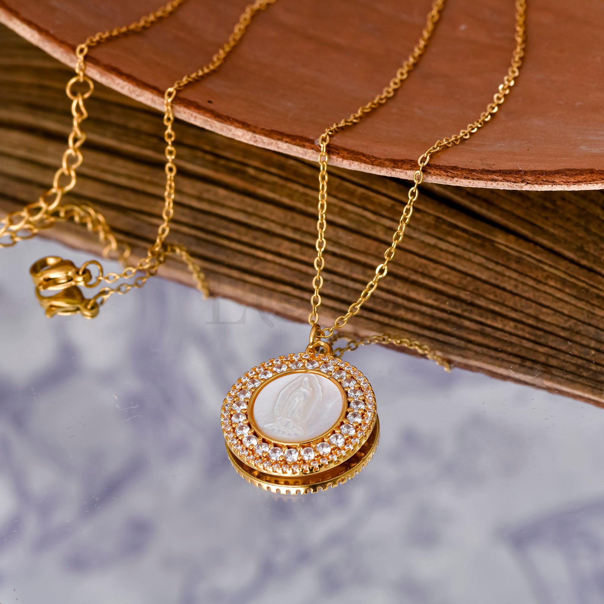 Collar virgen con circonitas