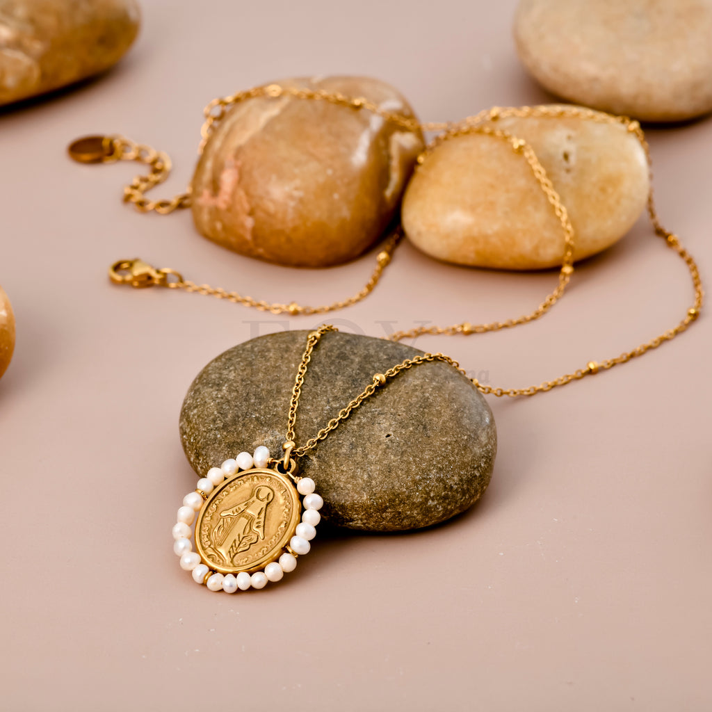 Collar virgen con perlas