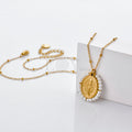 Collar Virgen Milagrosa con bordado perlas