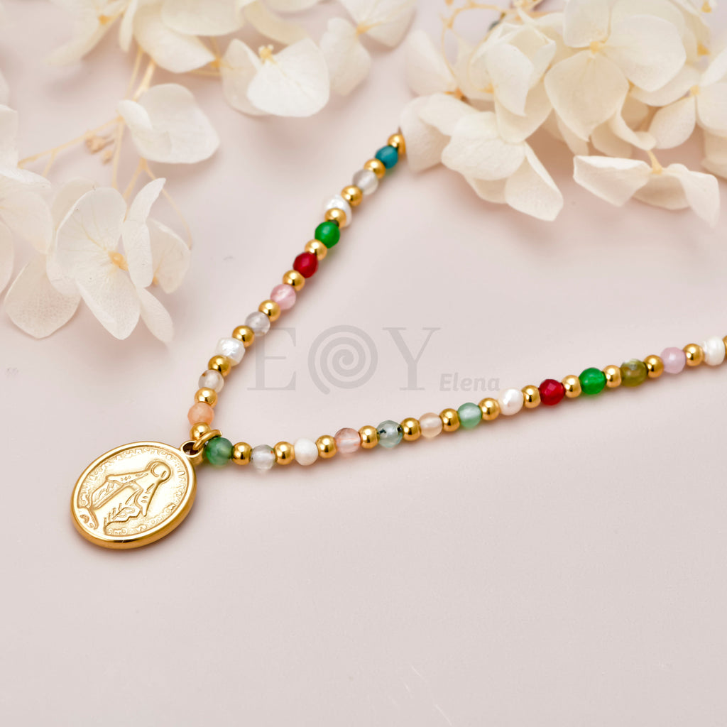 Collar Virgen Milagrosa con bolitas colores y doradas