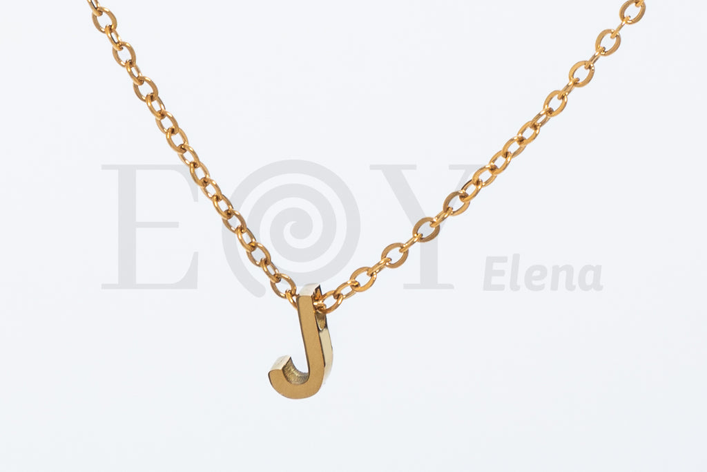 Collar de letra "J"