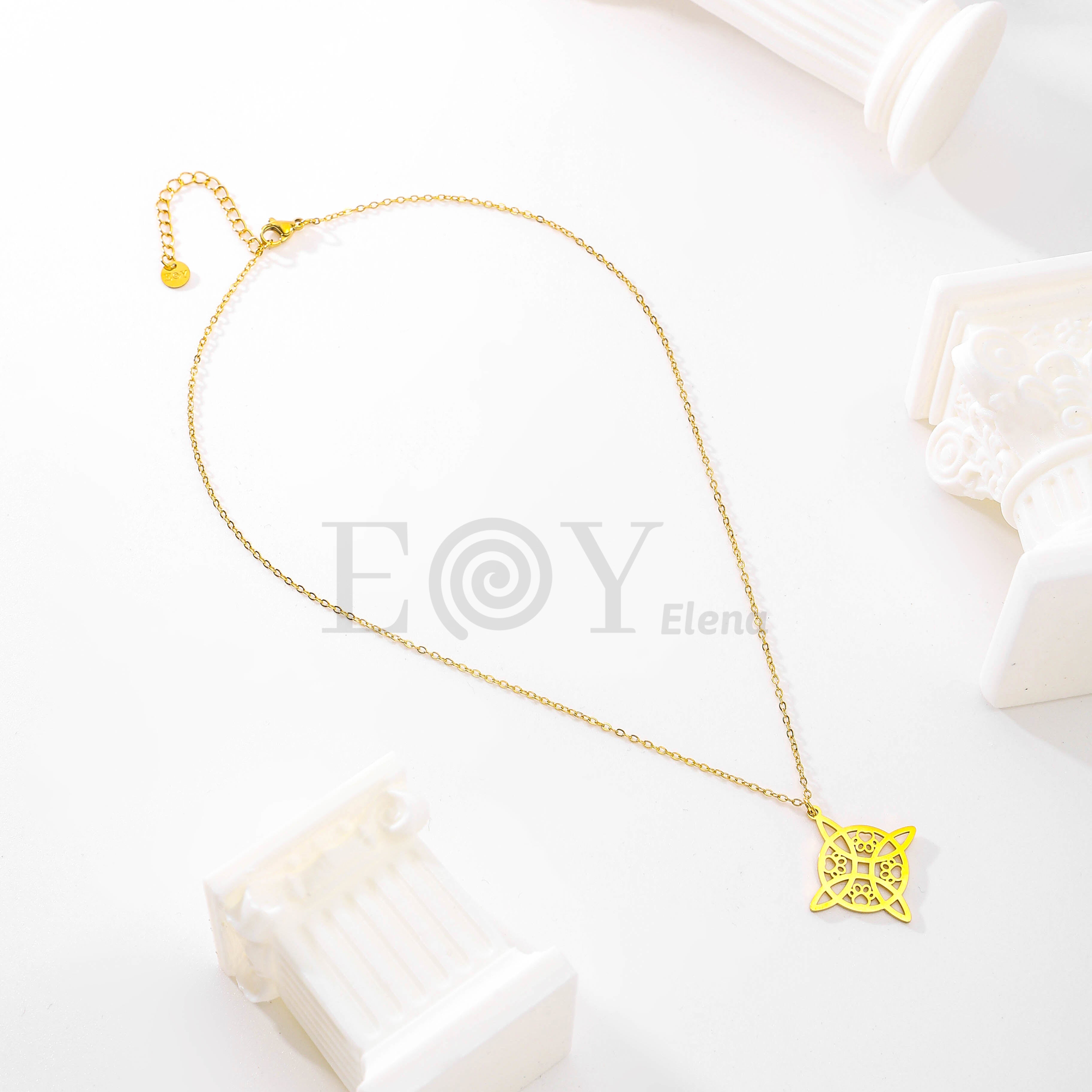 Collar dorado con nudo de bruja