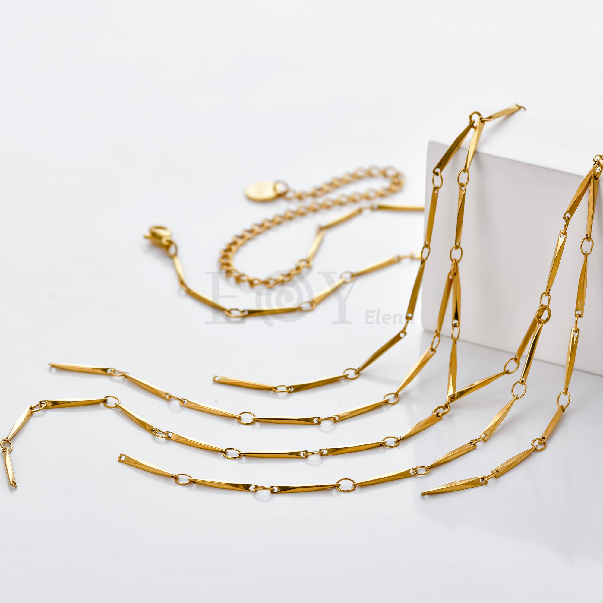 Collar cascada cinco cadenas