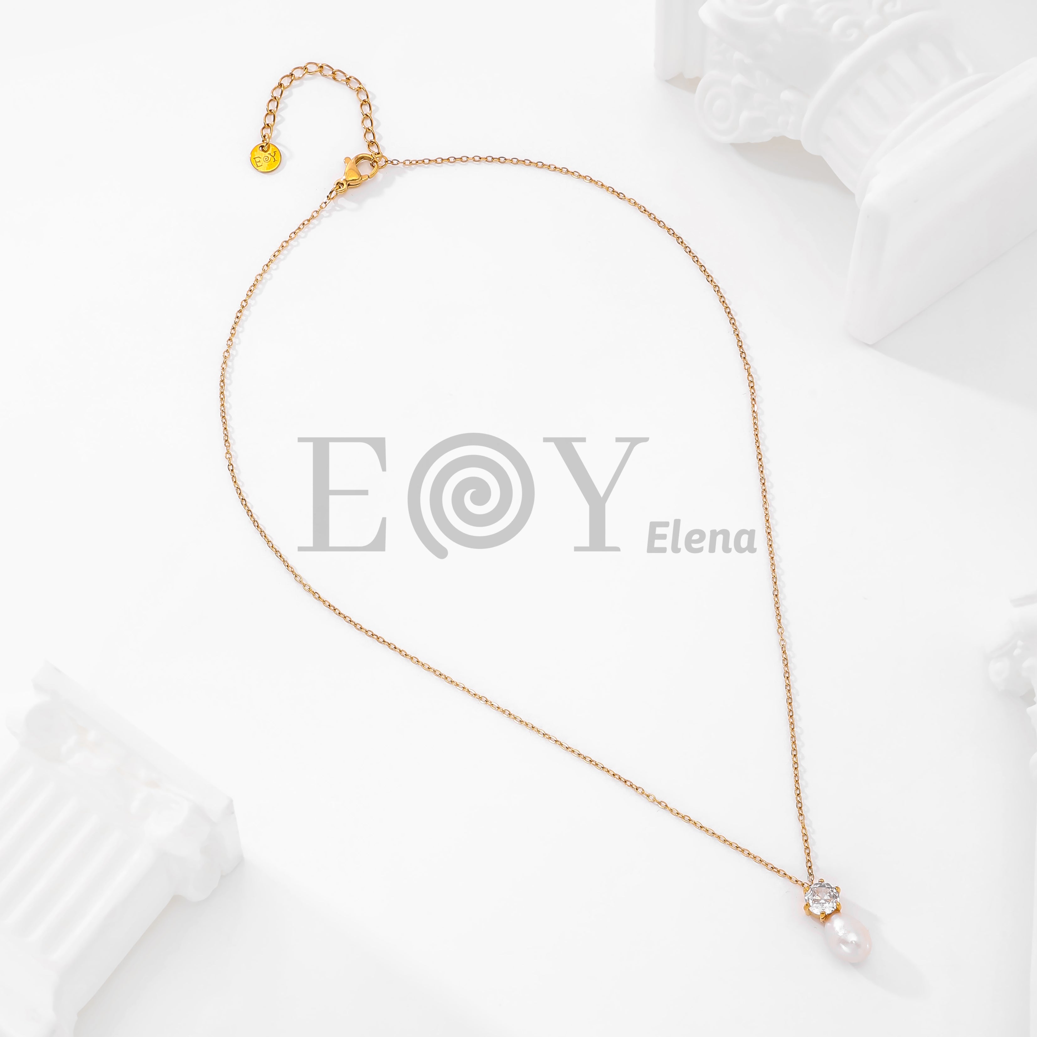 Collar con circonita redonda y perla