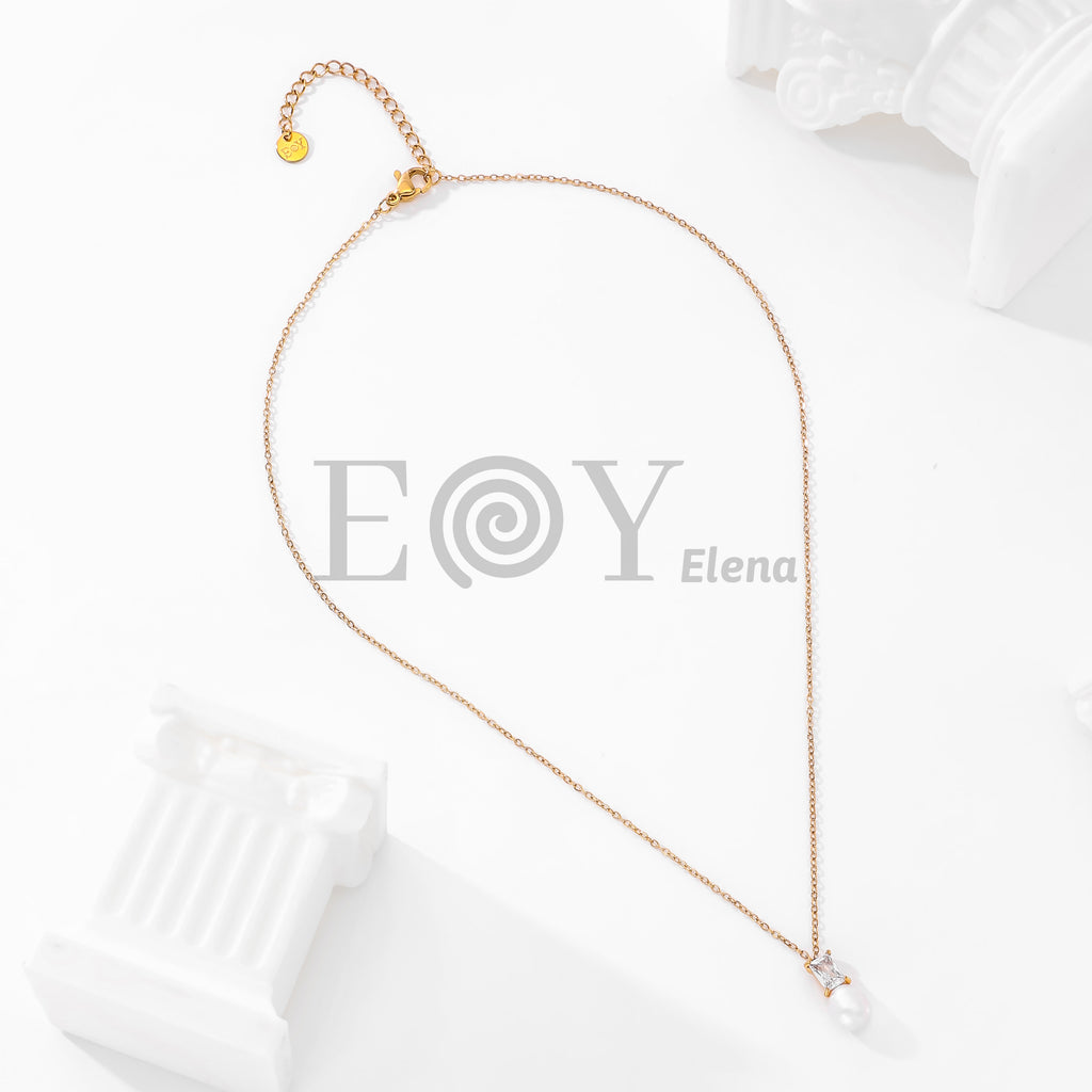 Collar con circonita cuadrada y perla