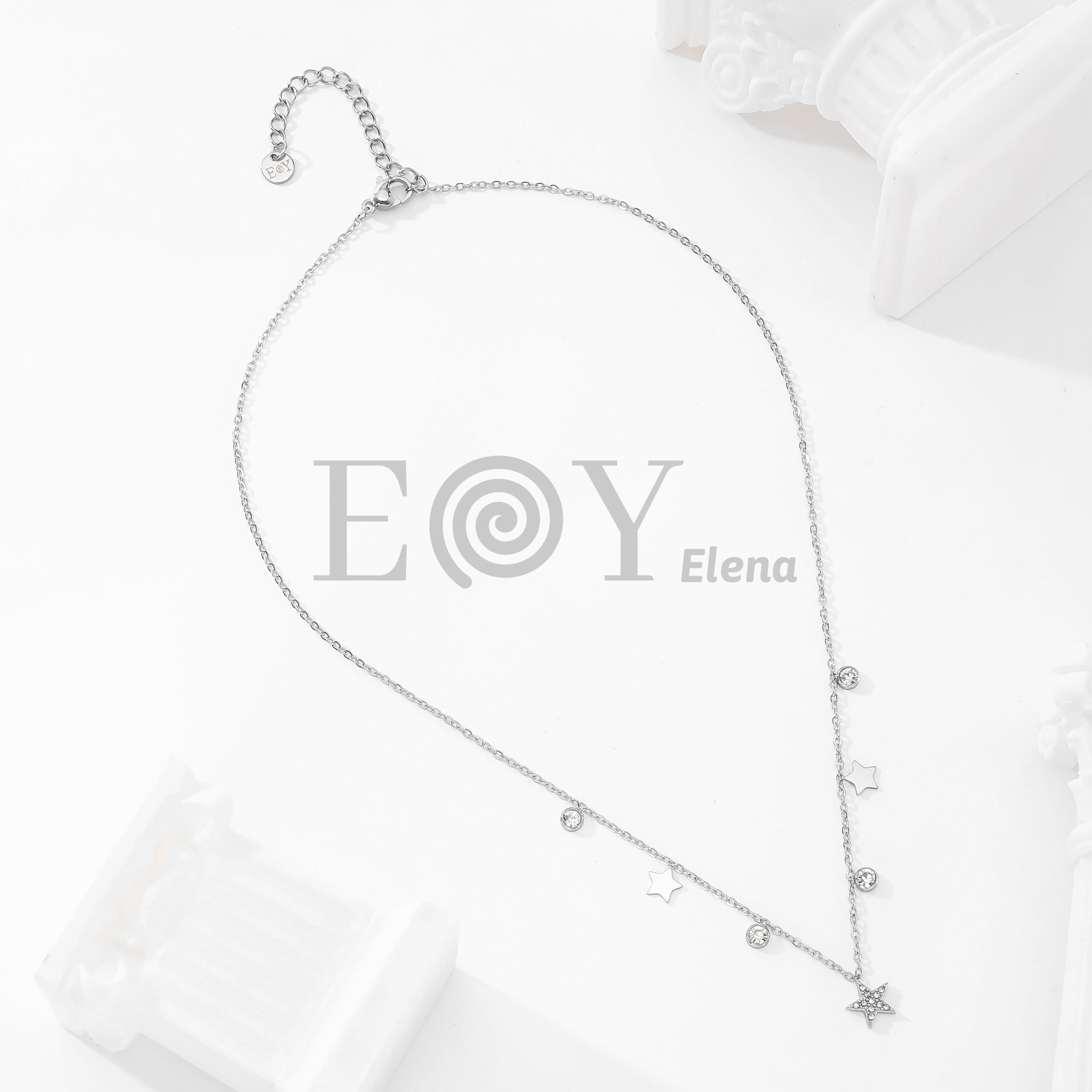 Collar chapas estrellas y circonitas