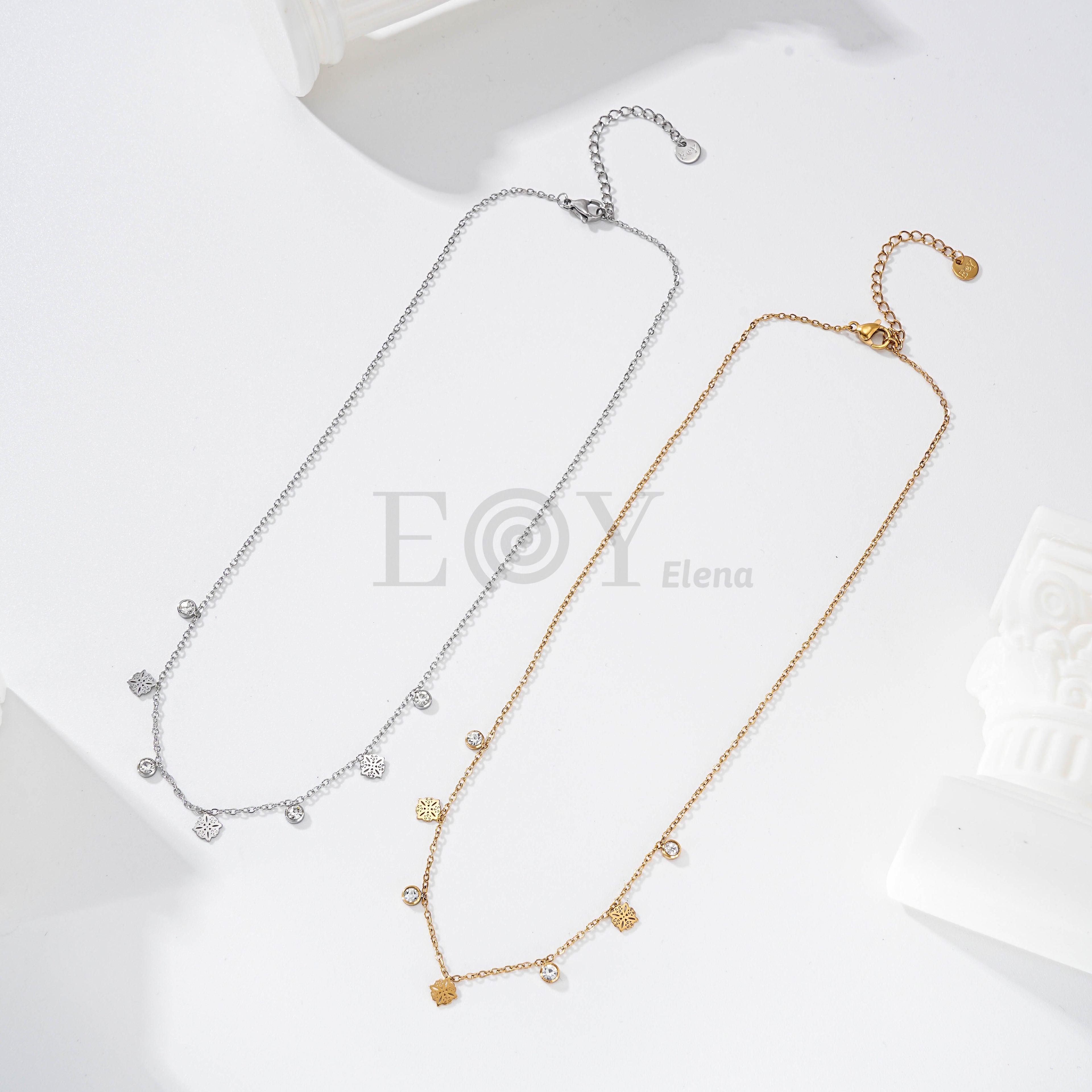 Collar Nudo de Bruja con Circonitas