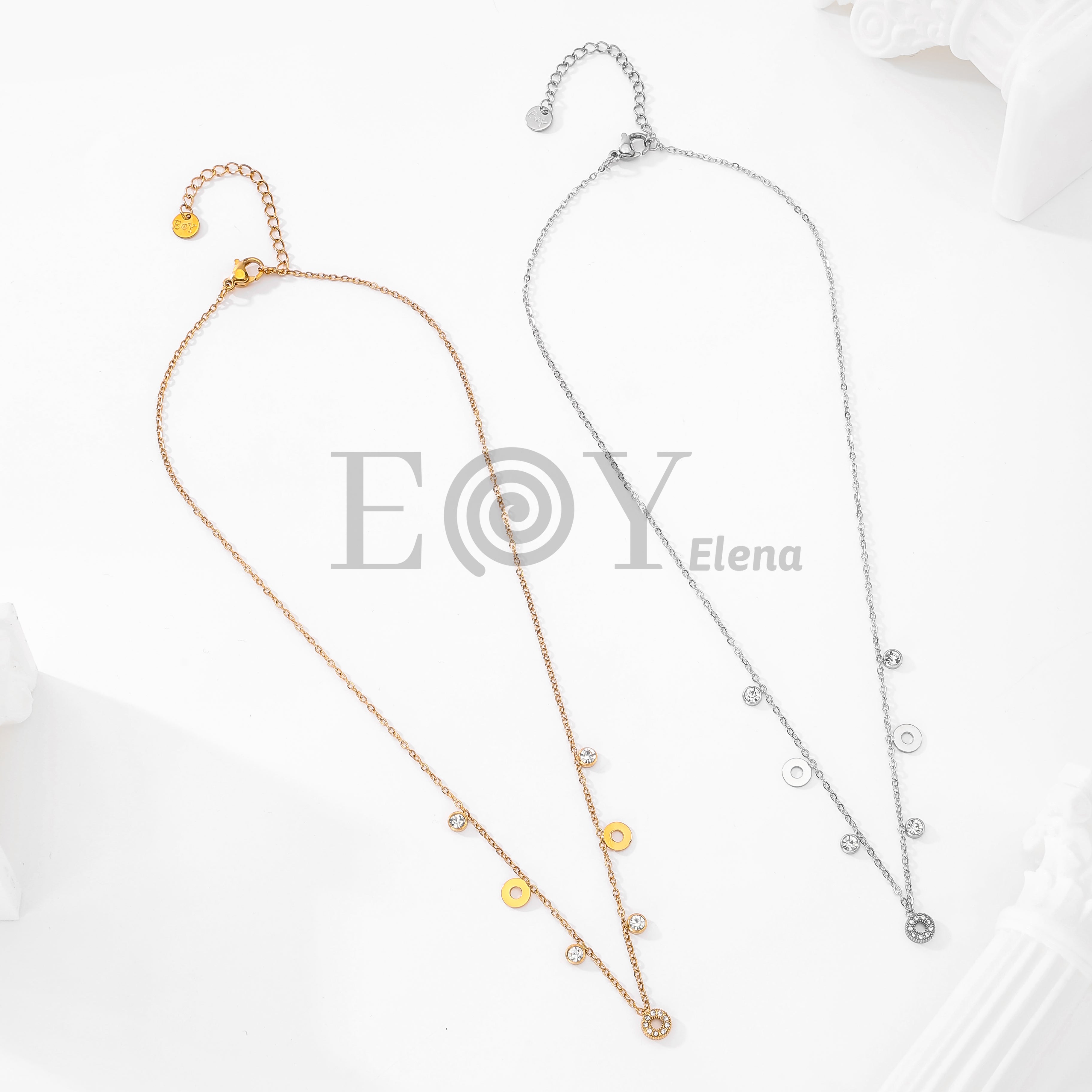 Collar chapas círculo hueco y circonitas