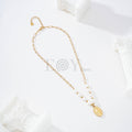 Collar perlas y chapa con virgen